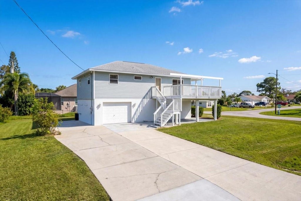 Photo of 4104 Strombus Road, Venice, FL 34293 (MLS # N6146102)