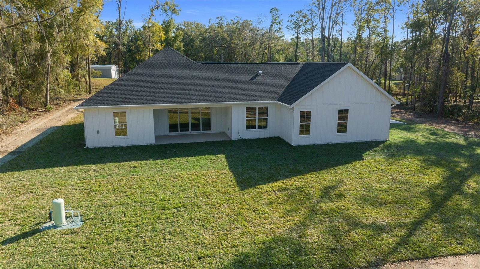 ROLLING HILLS - Residential