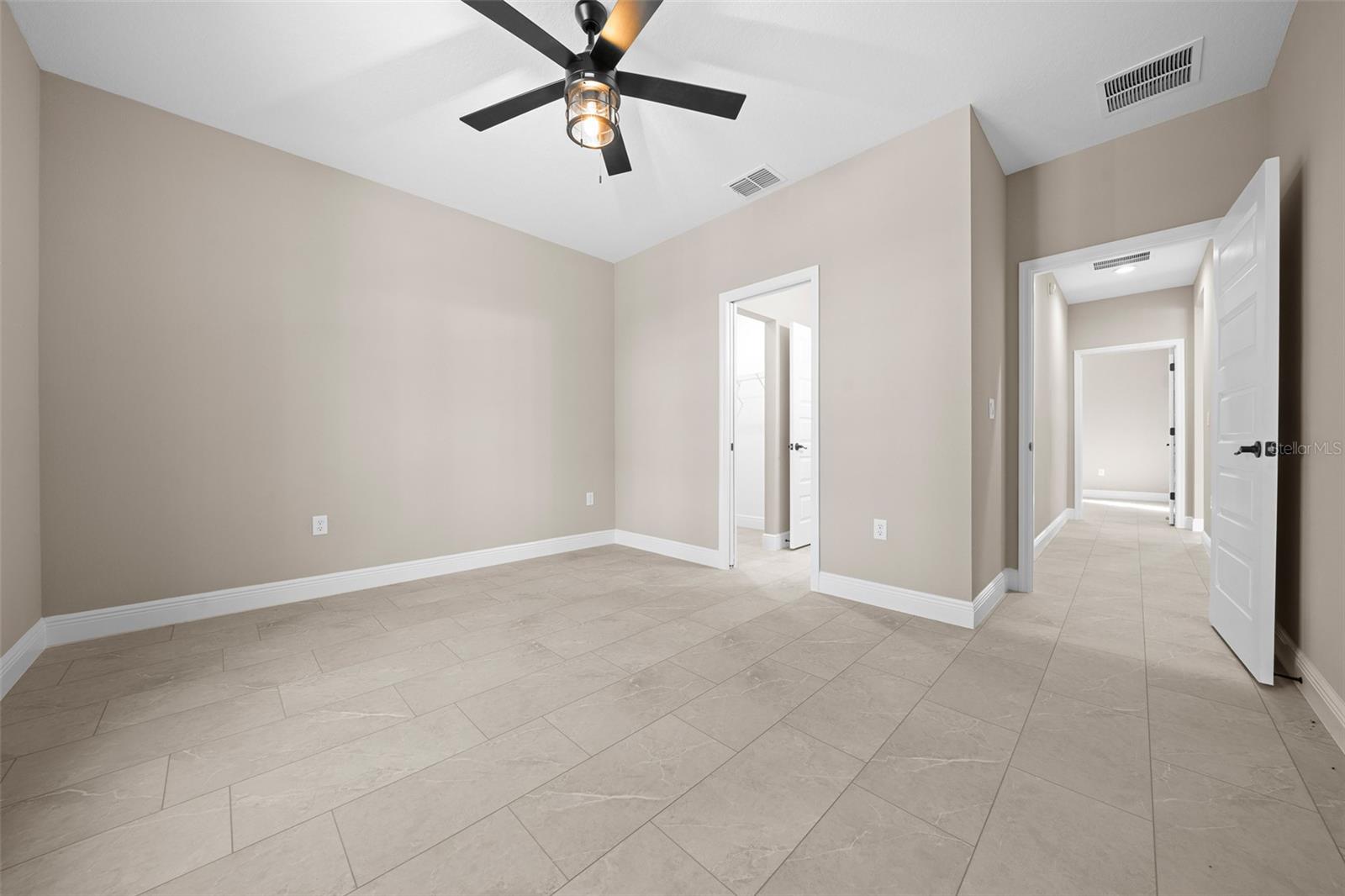 ROLLING HILLS - Residential