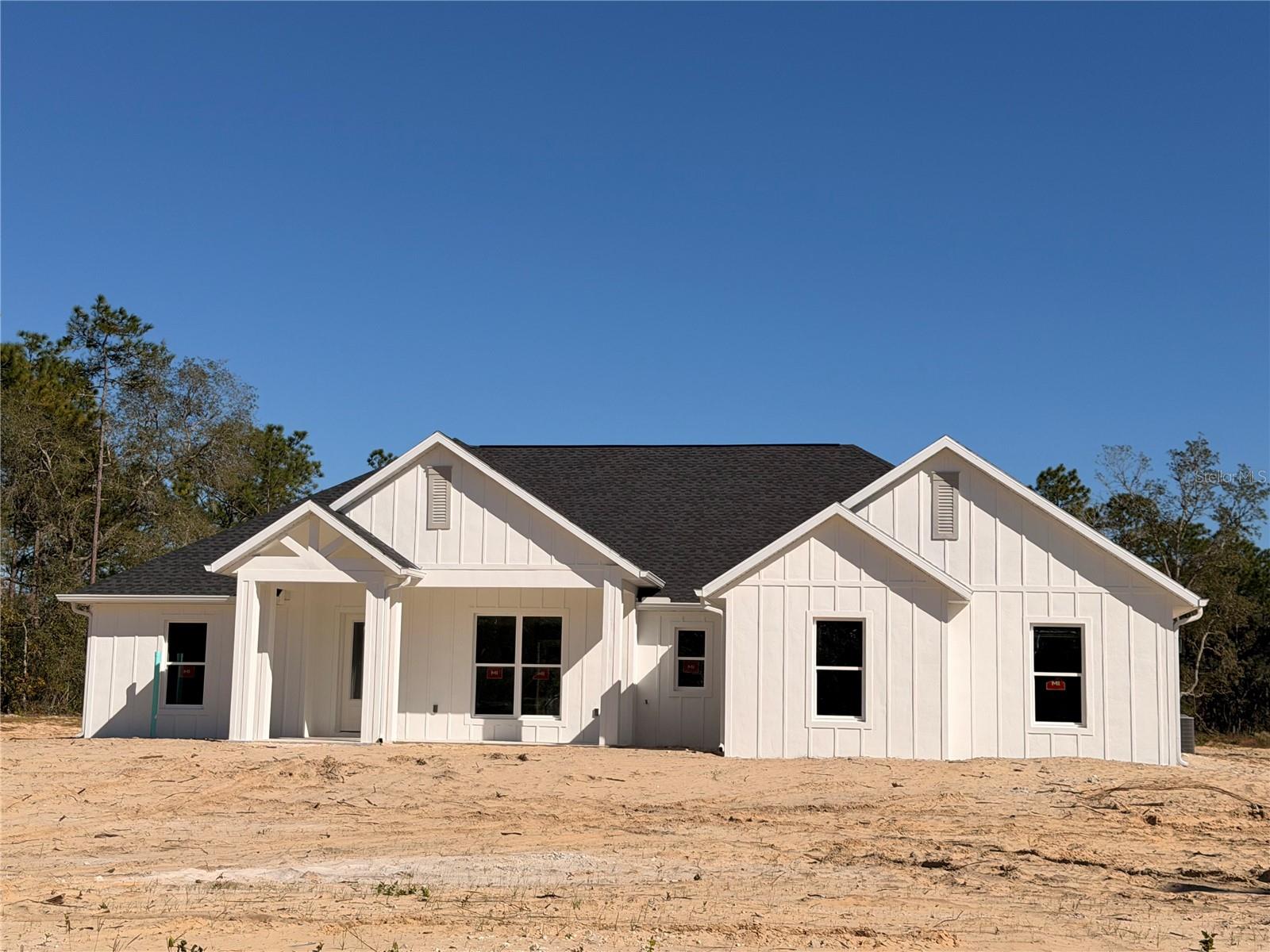 ROLLING HILLS - Residential