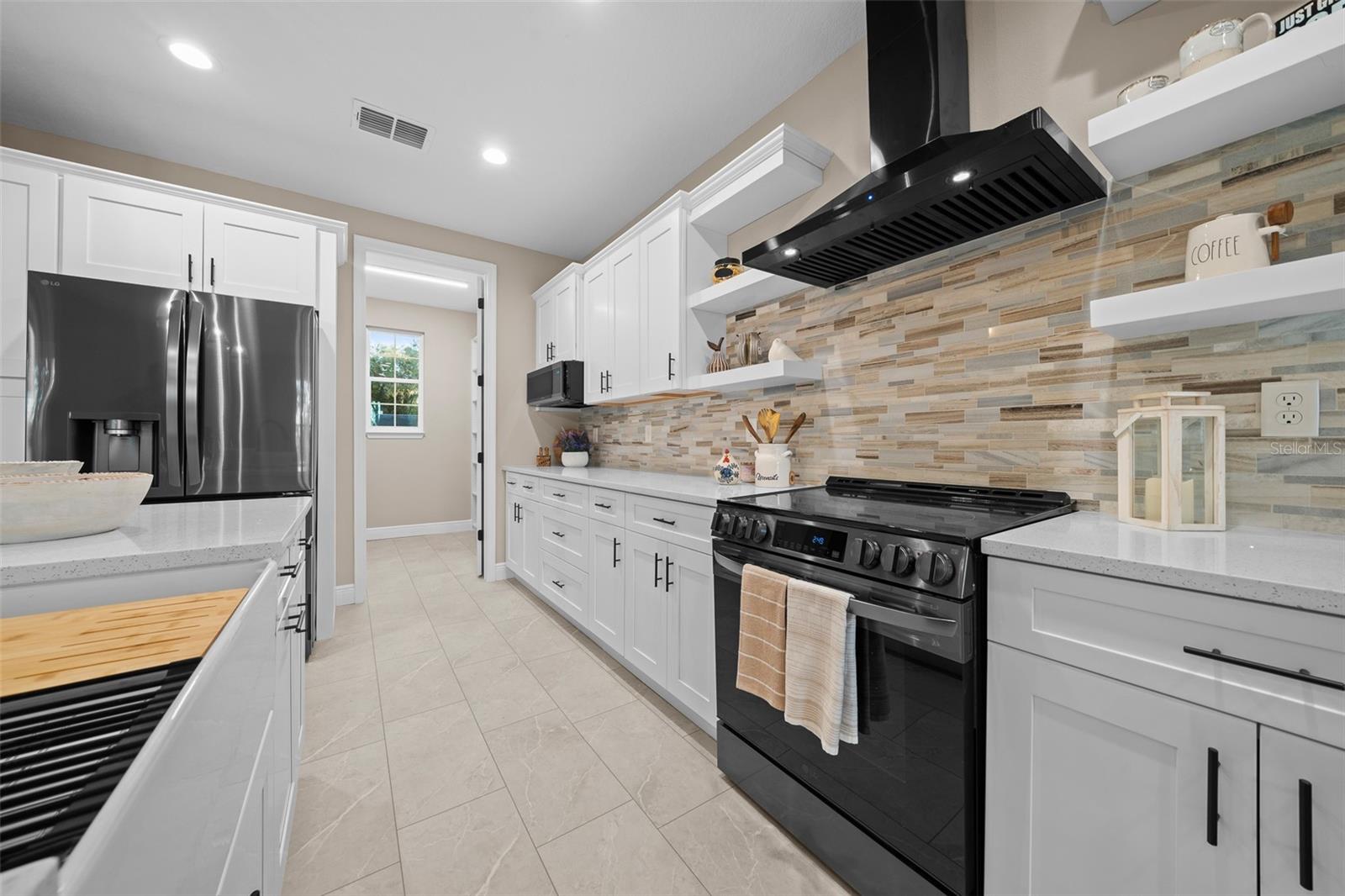 ROLLING HILLS - Residential