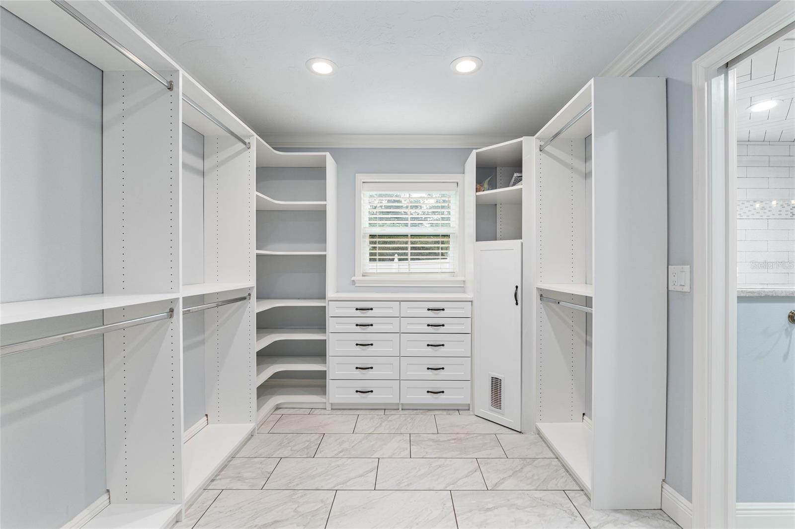 ACREAGE NON-SUBDIVISION - Residential