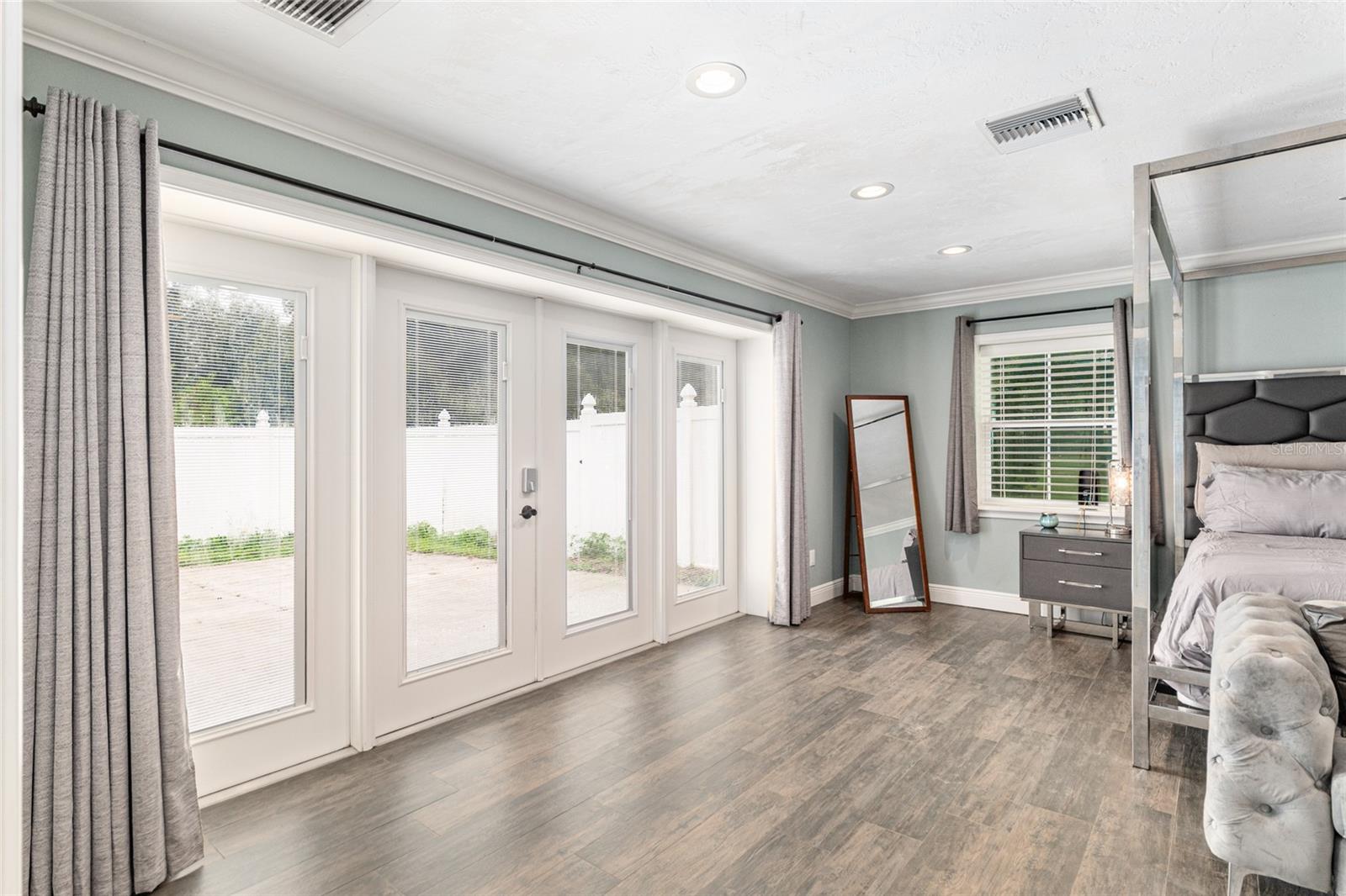 ACREAGE NON-SUBDIVISION - Residential