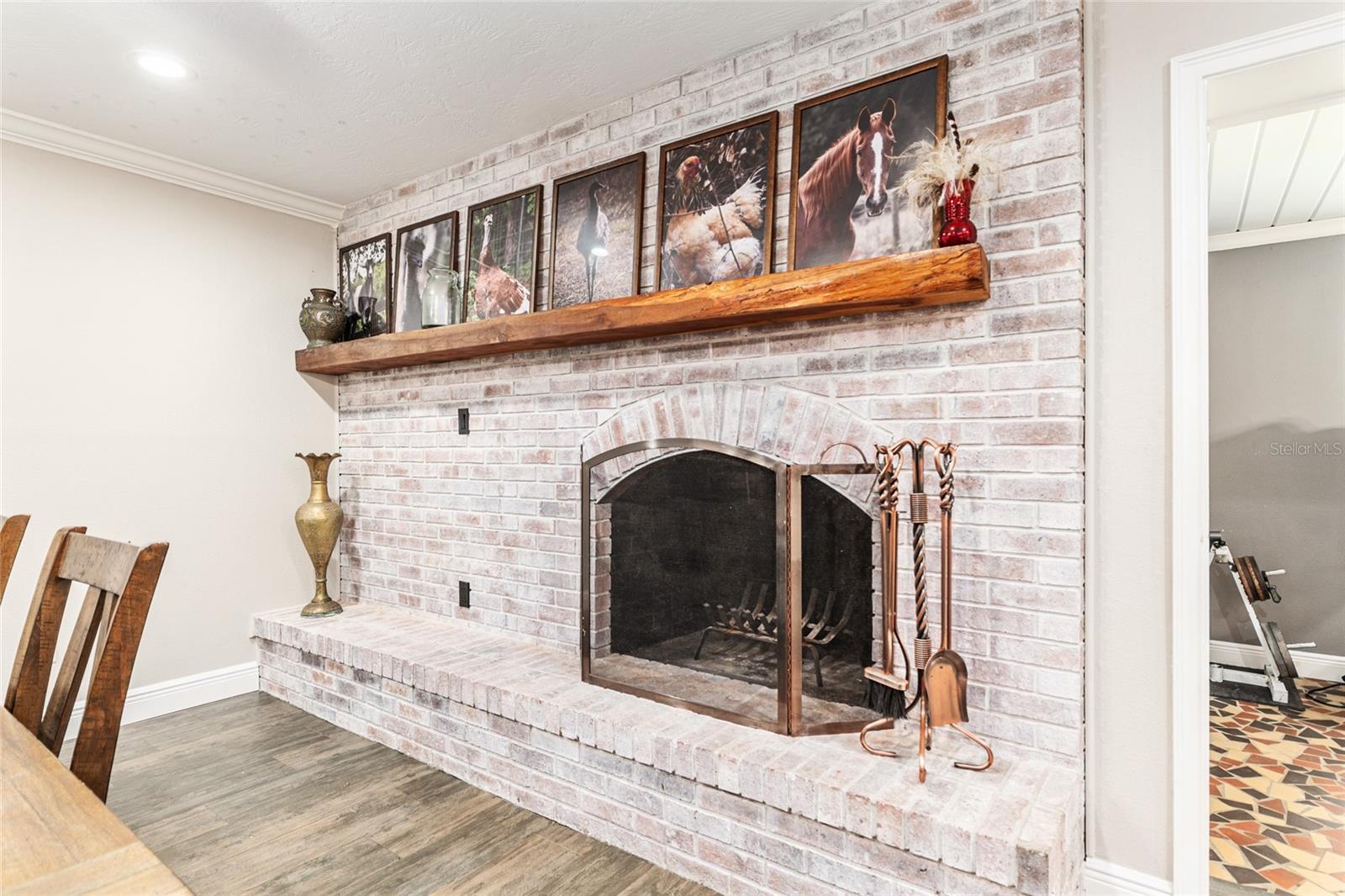 ACREAGE NON-SUBDIVISION - Residential