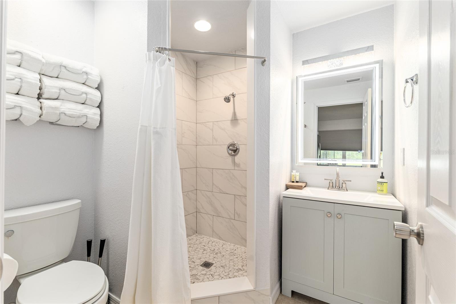 ACREAGE NON-SUBDIVISION - Residential