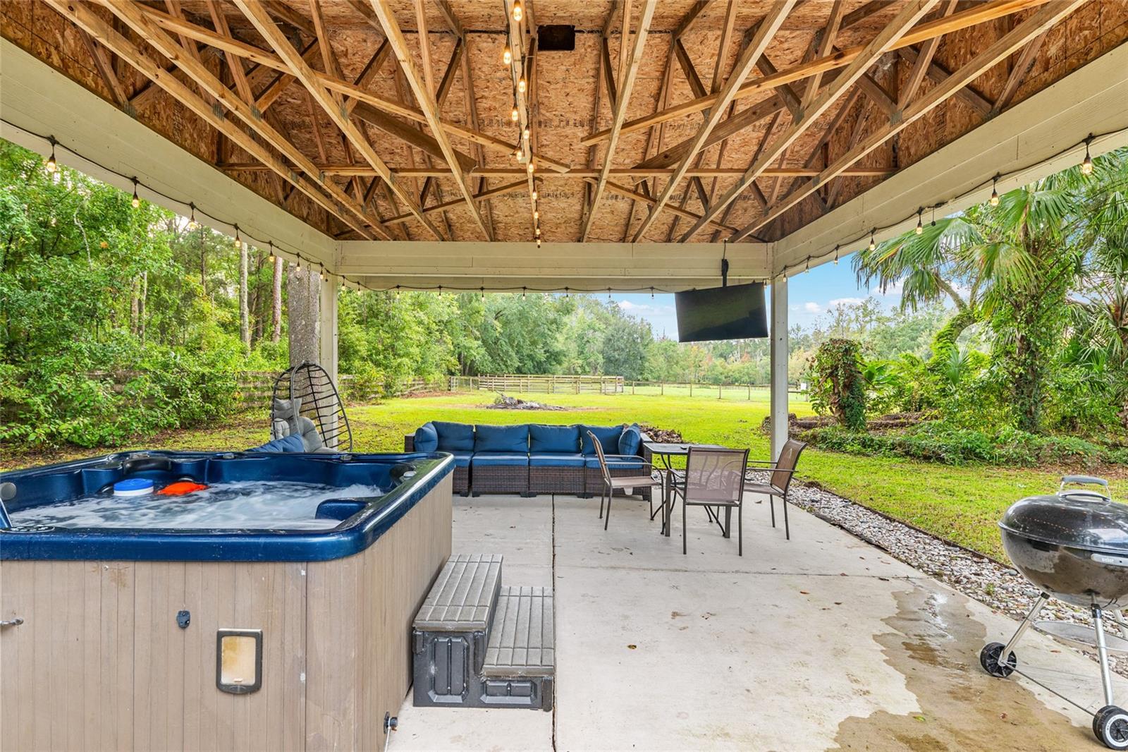 ACREAGE NON-SUBDIVISION - Residential