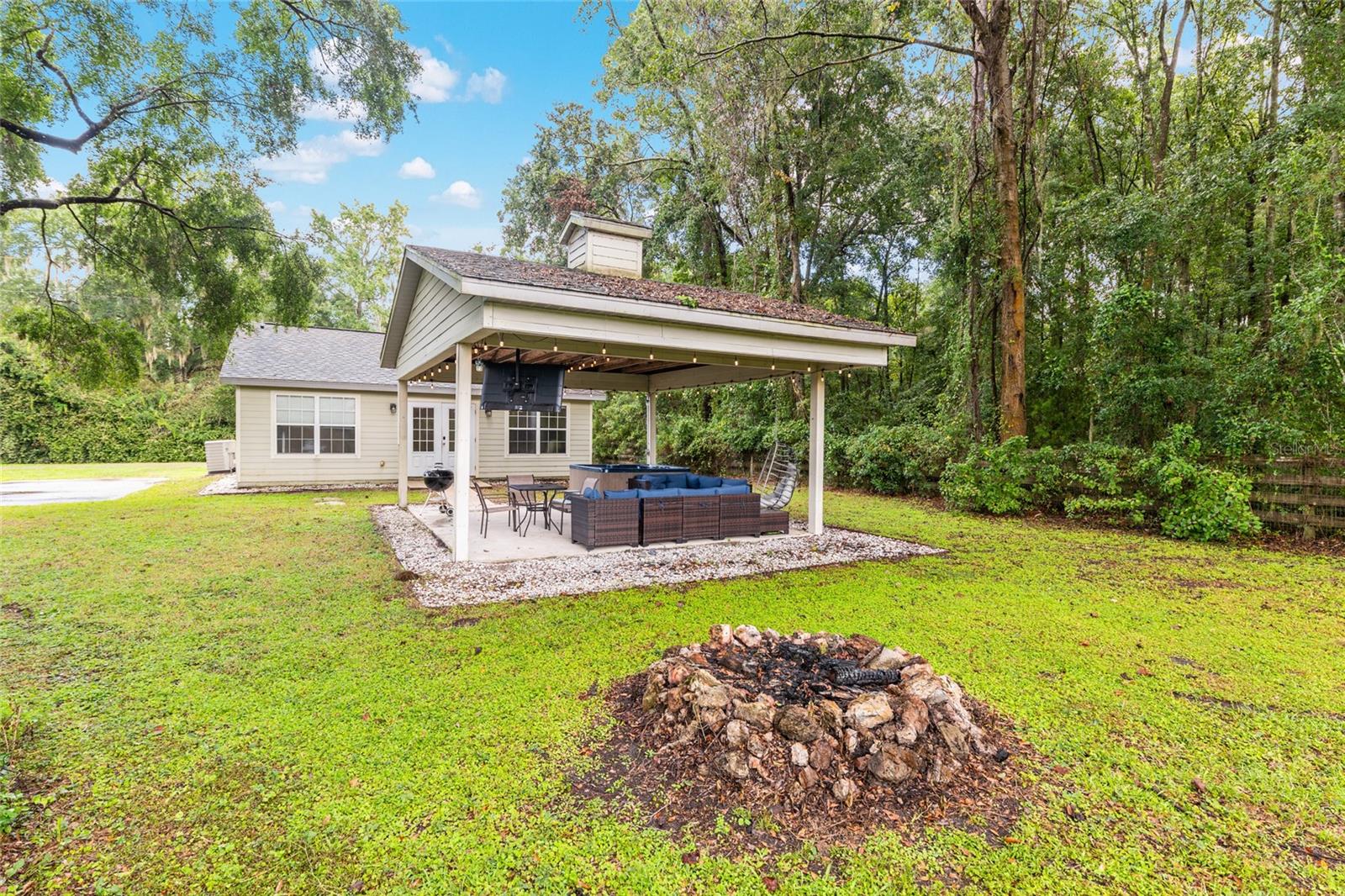 ACREAGE NON-SUBDIVISION - Residential