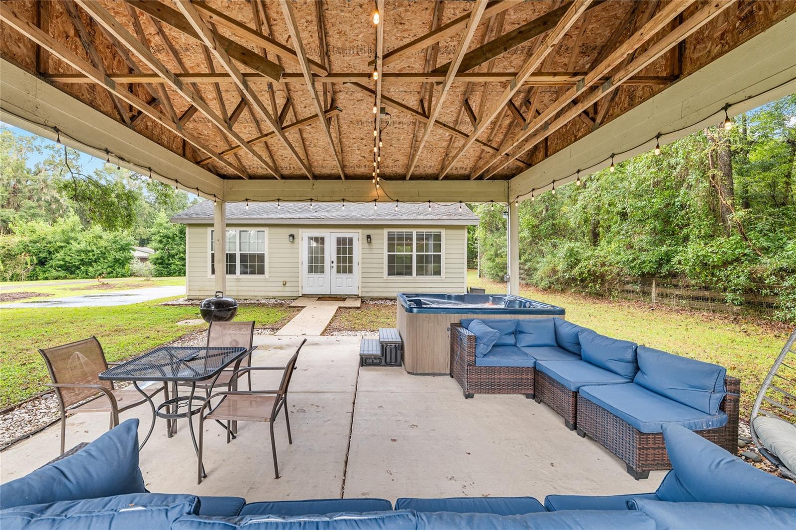 ACREAGE NON-SUBDIVISION - Residential