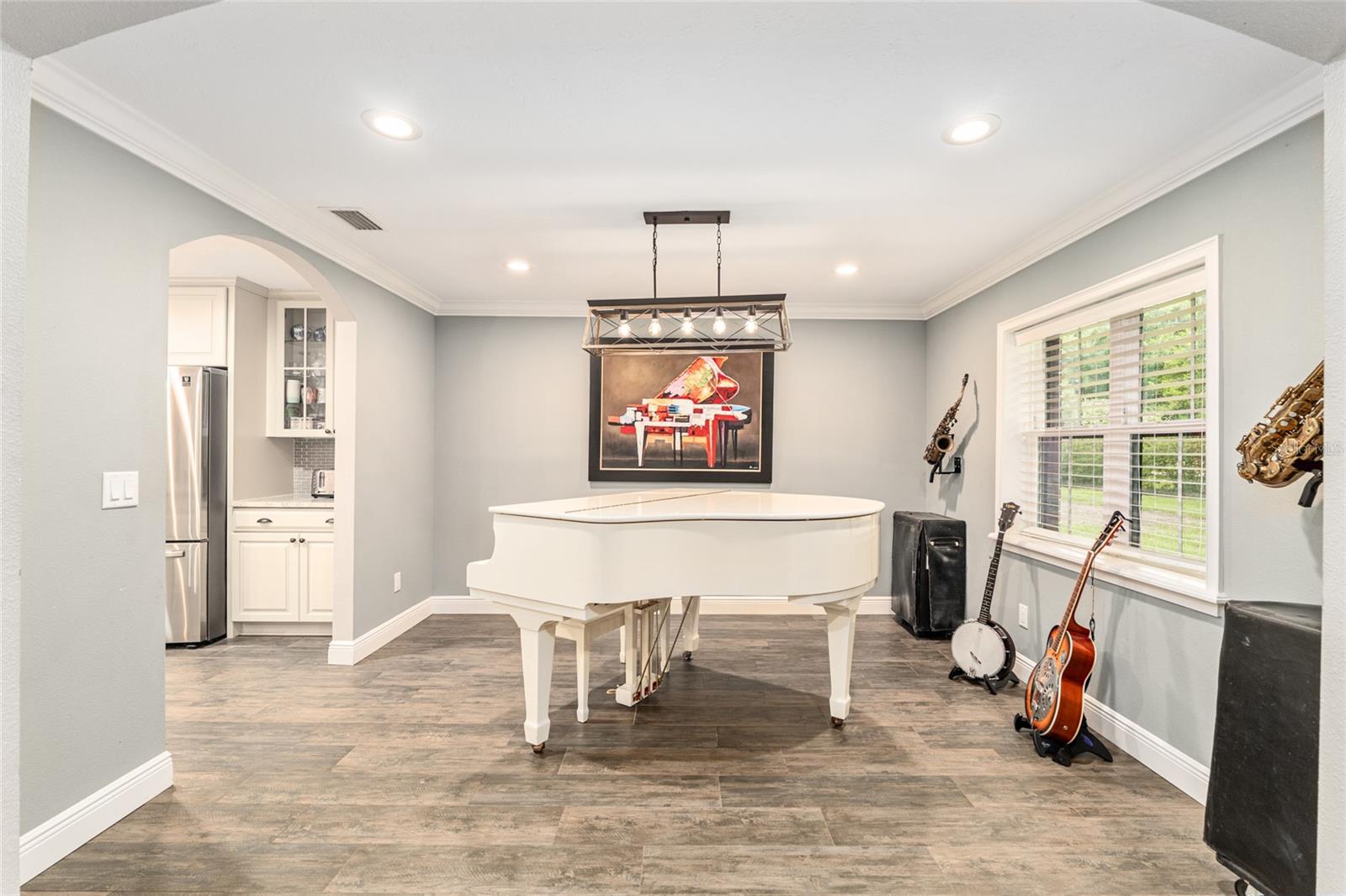 ACREAGE NON-SUBDIVISION - Residential