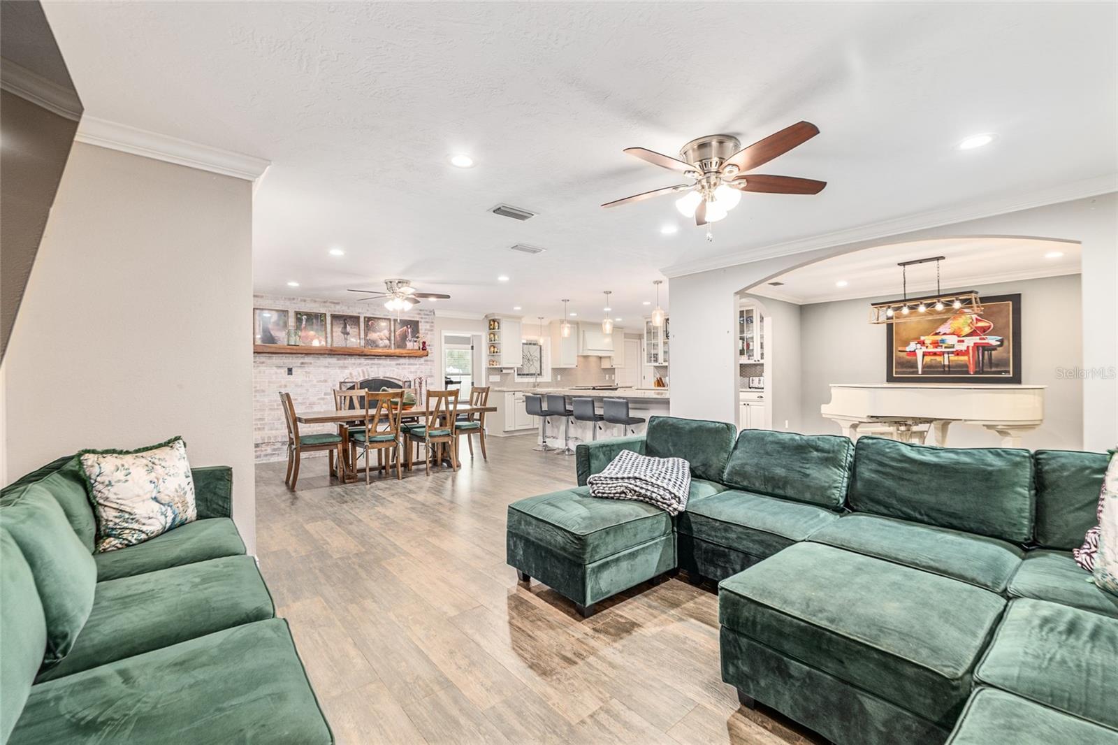 ACREAGE NON-SUBDIVISION - Residential