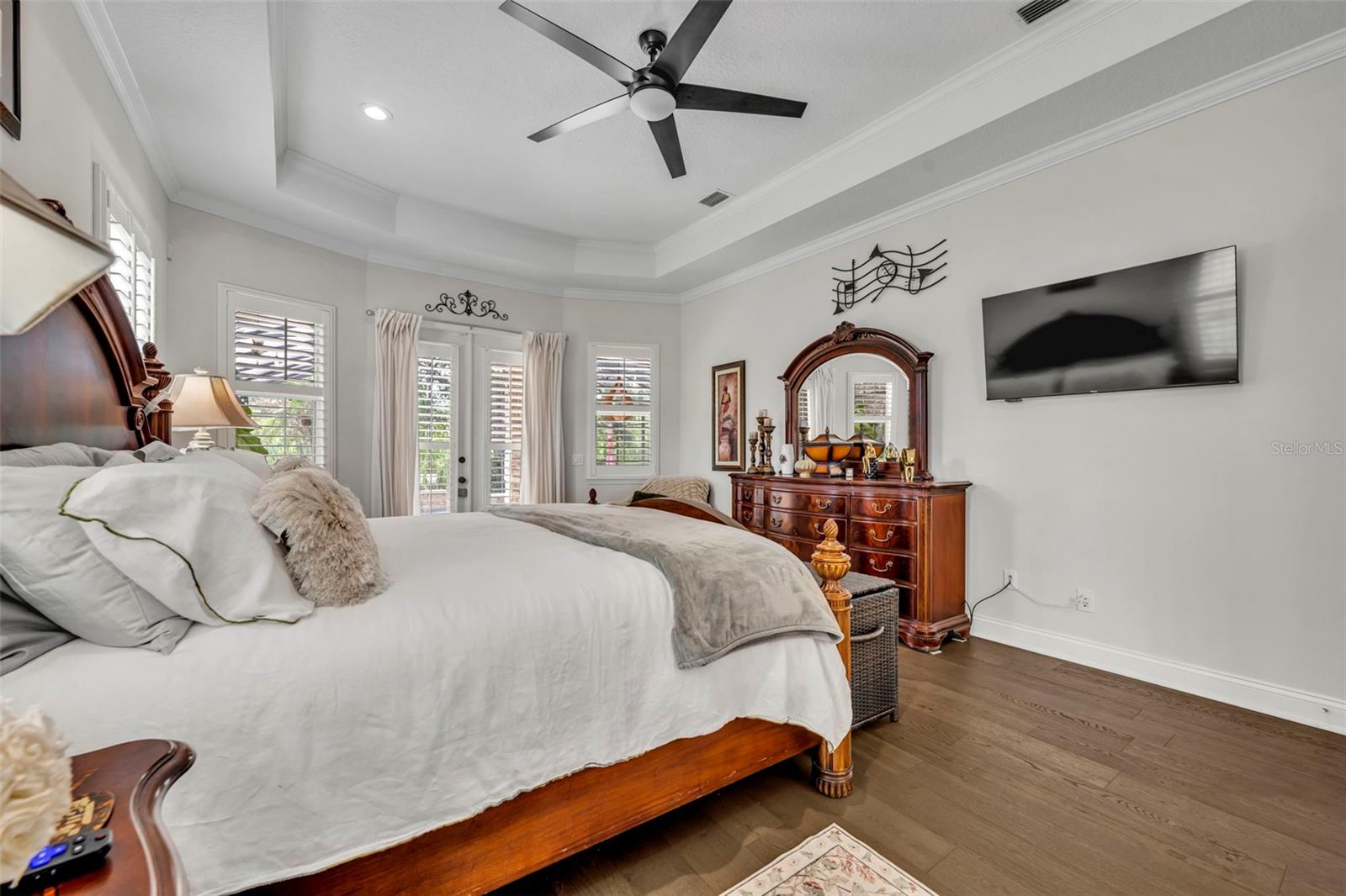 SUNSET LAKES - Residential