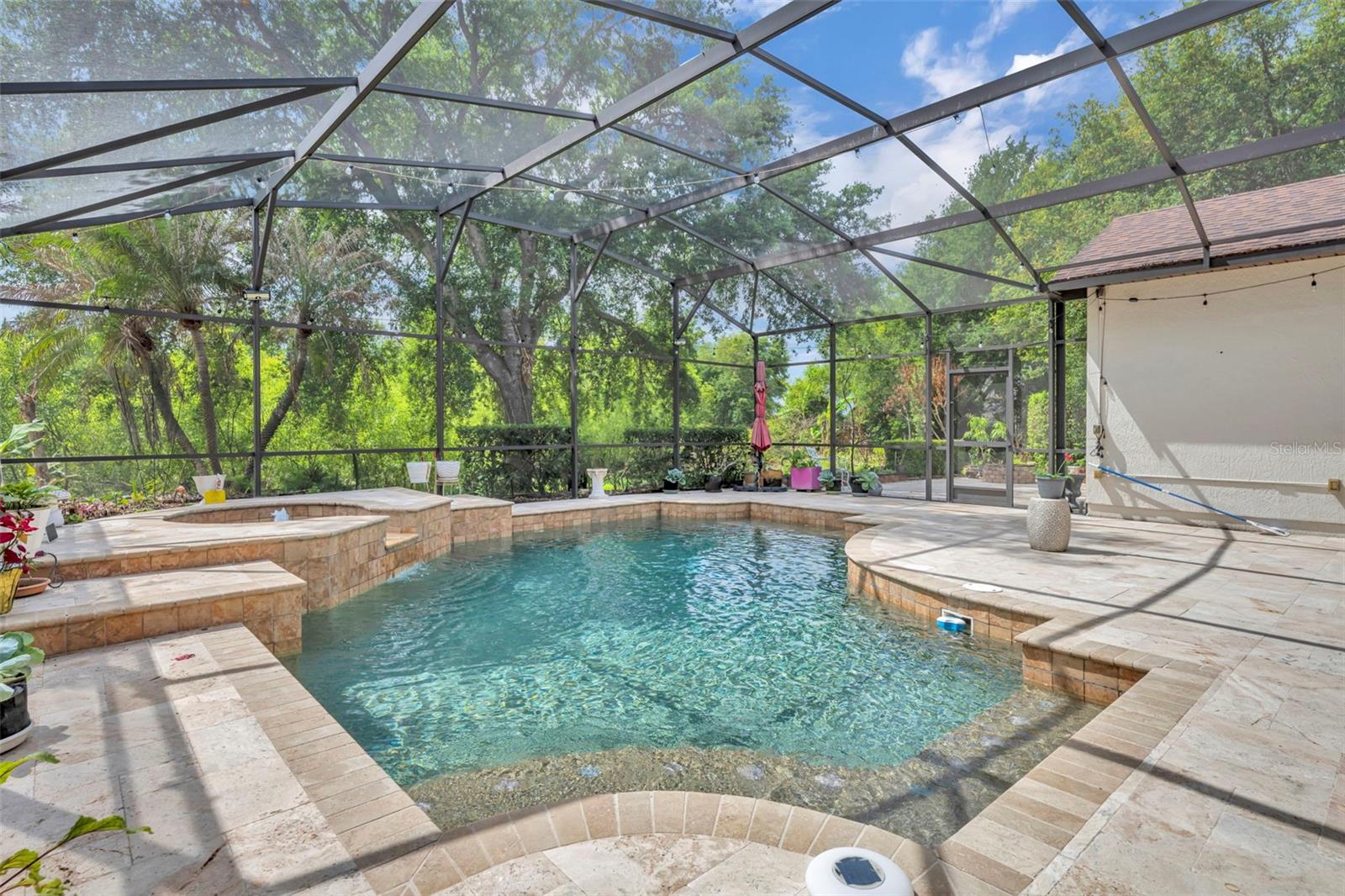 SUNSET LAKES - Residential