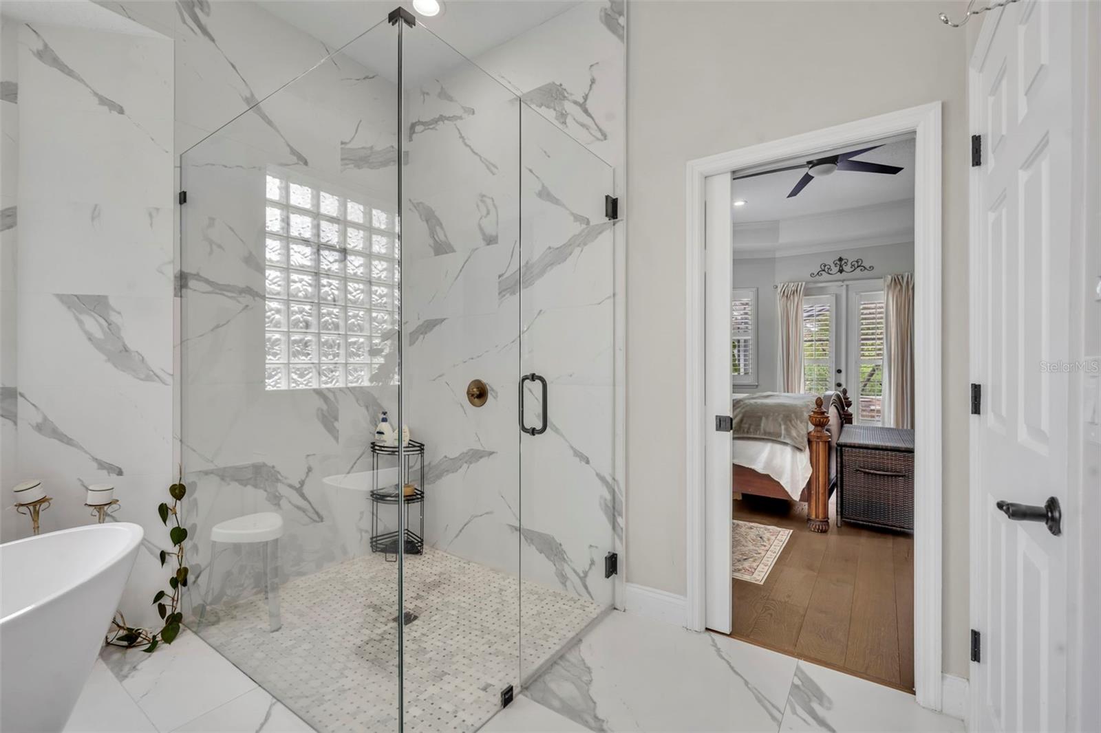 SUNSET LAKES - Residential