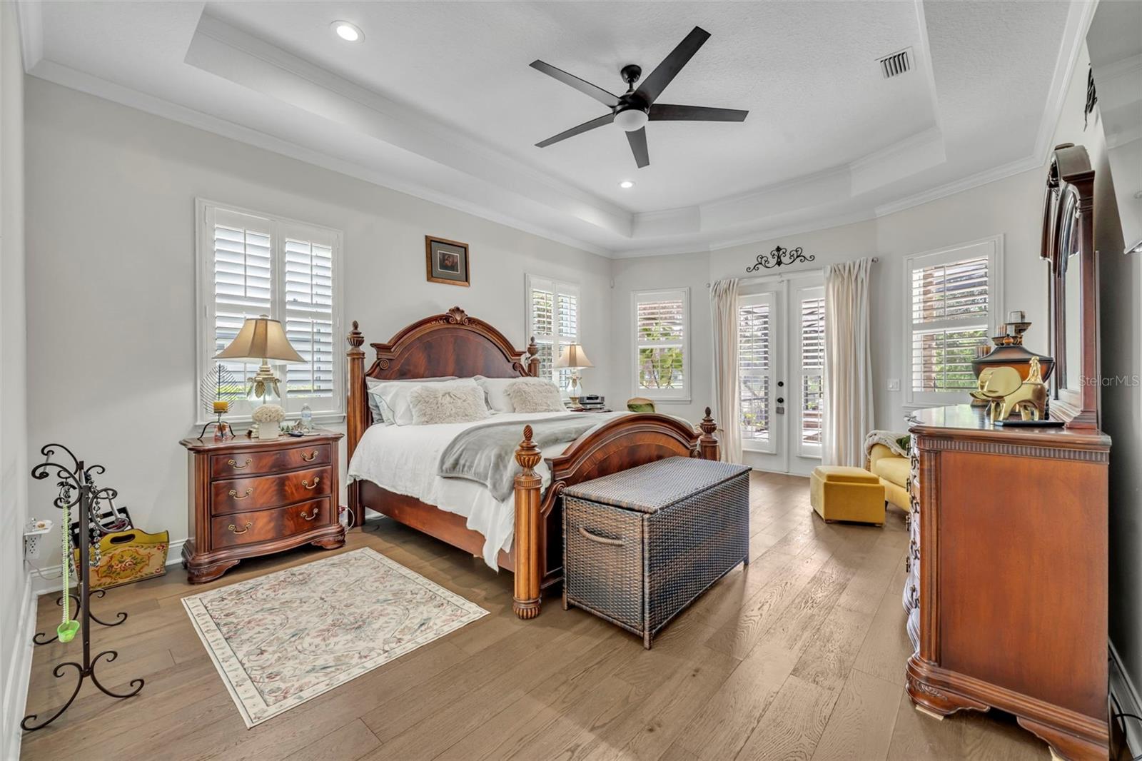 SUNSET LAKES - Residential