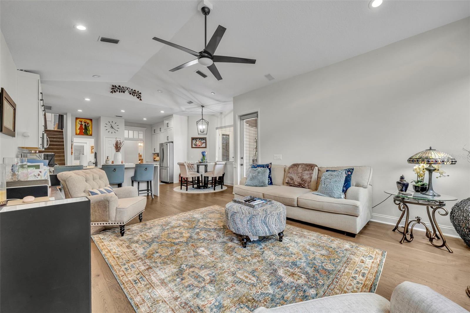 SUNSET LAKES - Residential