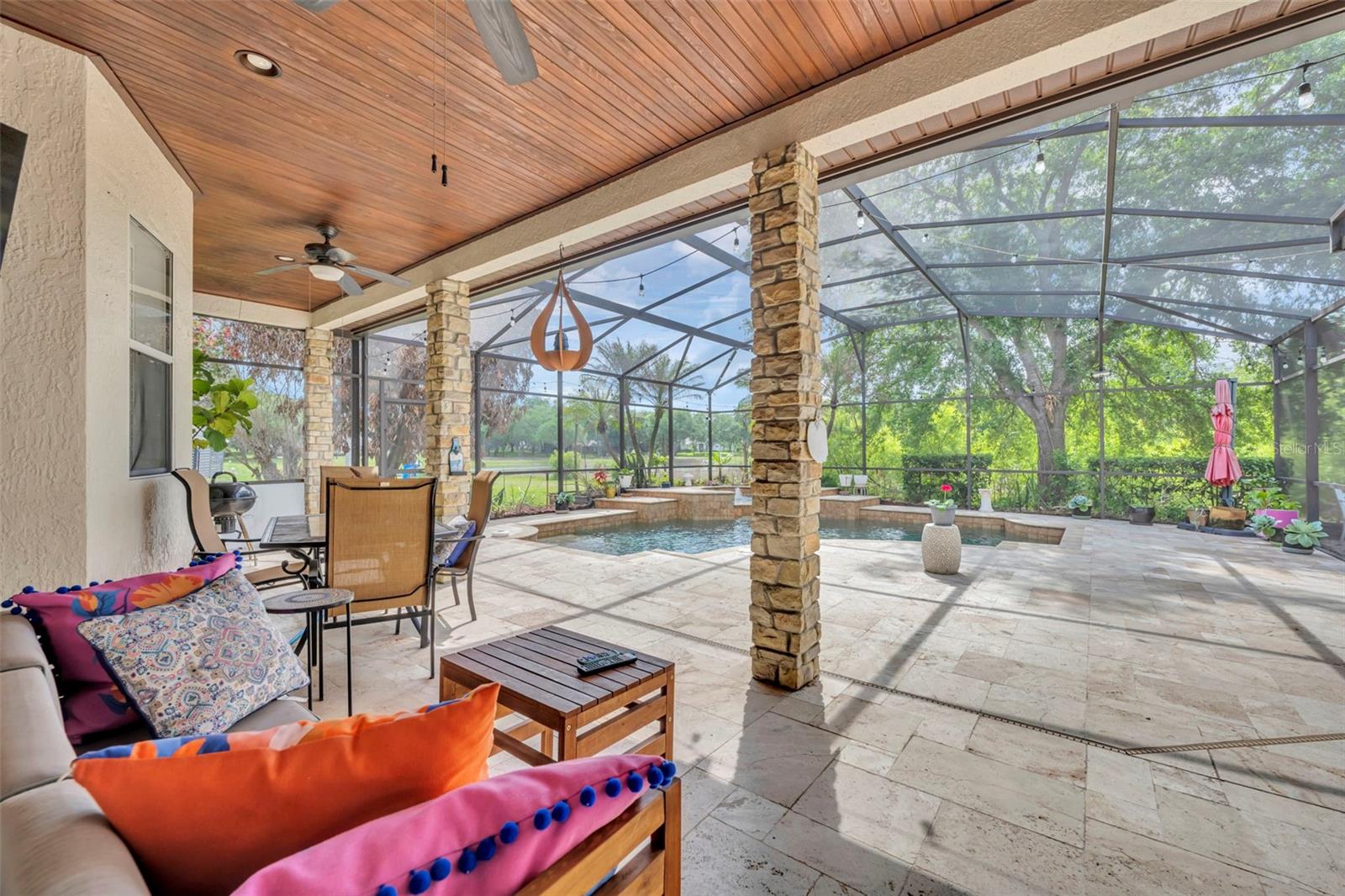 SUNSET LAKES - Residential