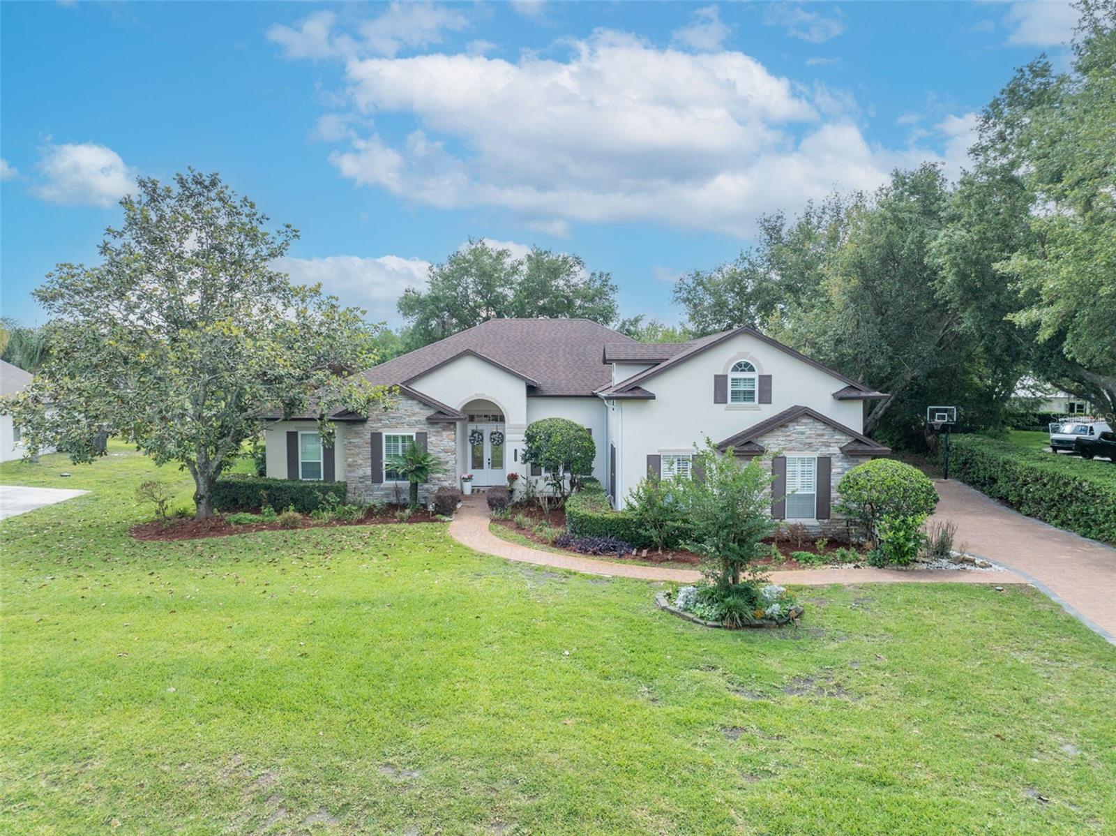 SUNSET LAKES - Residential