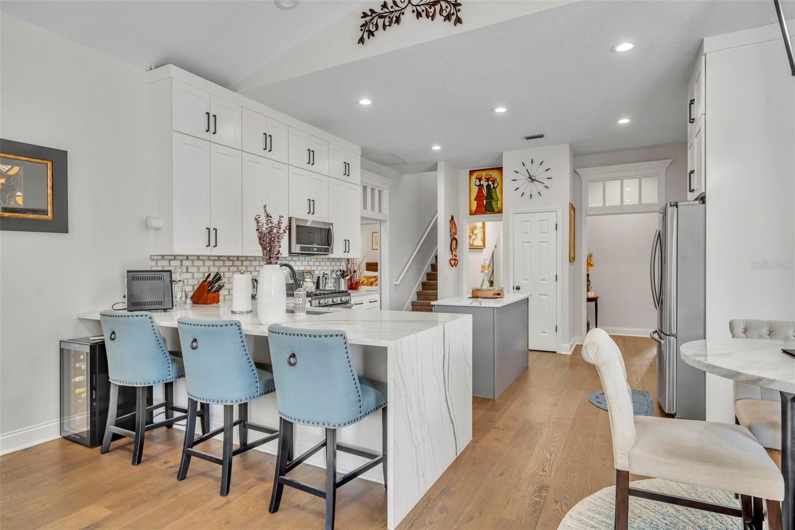 SUNSET LAKES - Residential