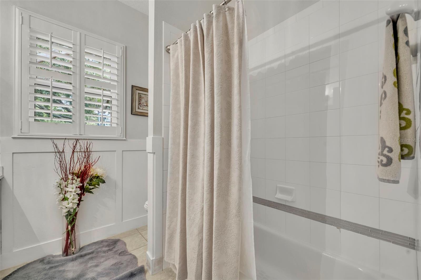 SUNSET LAKES - Residential