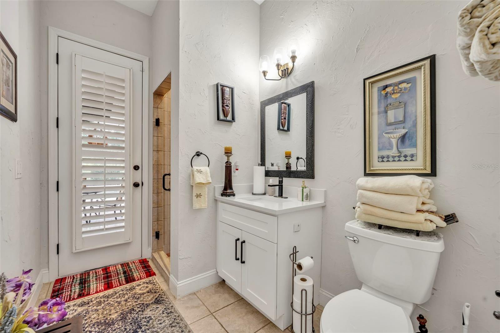 SUNSET LAKES - Residential