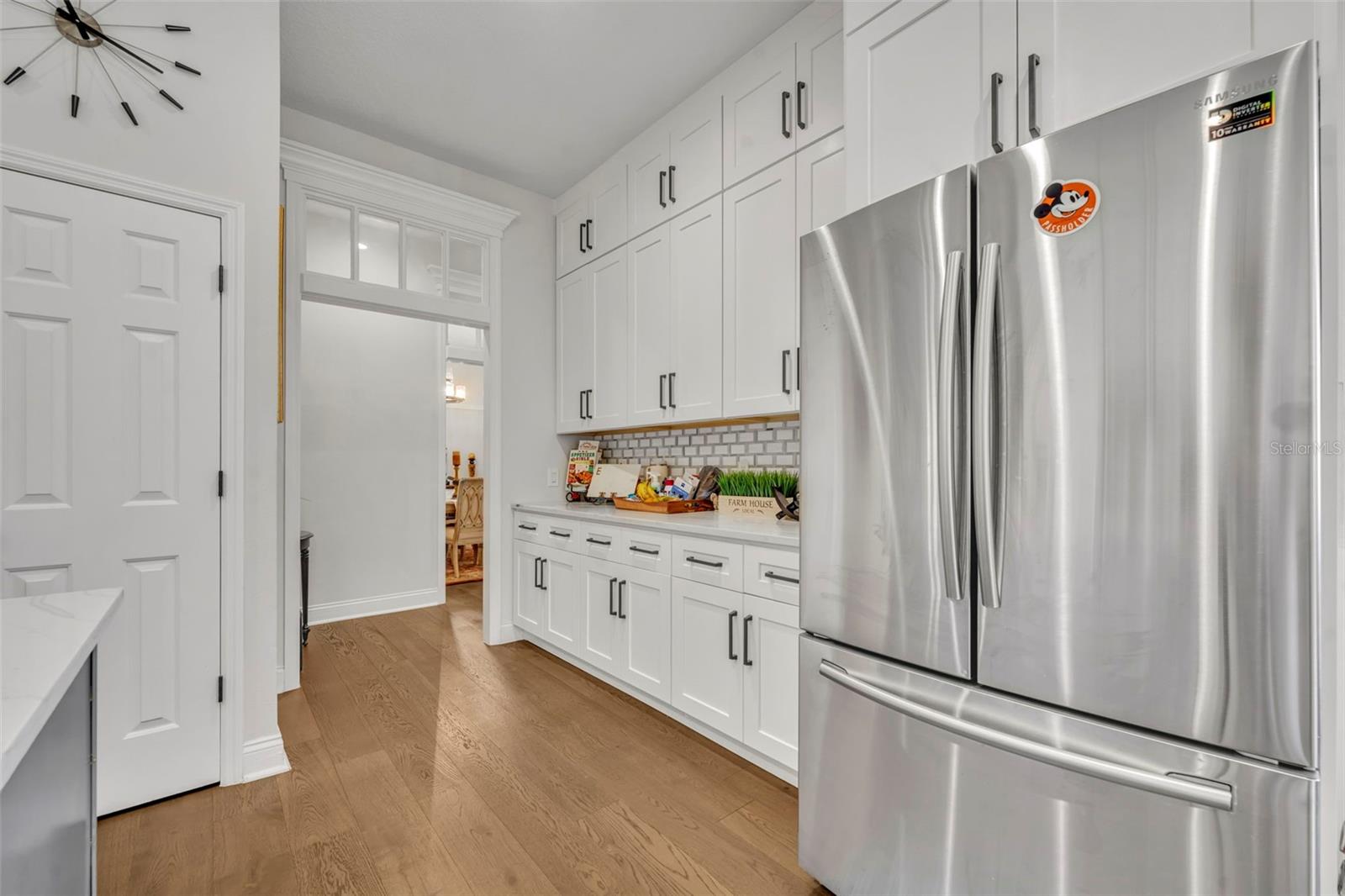 SUNSET LAKES - Residential