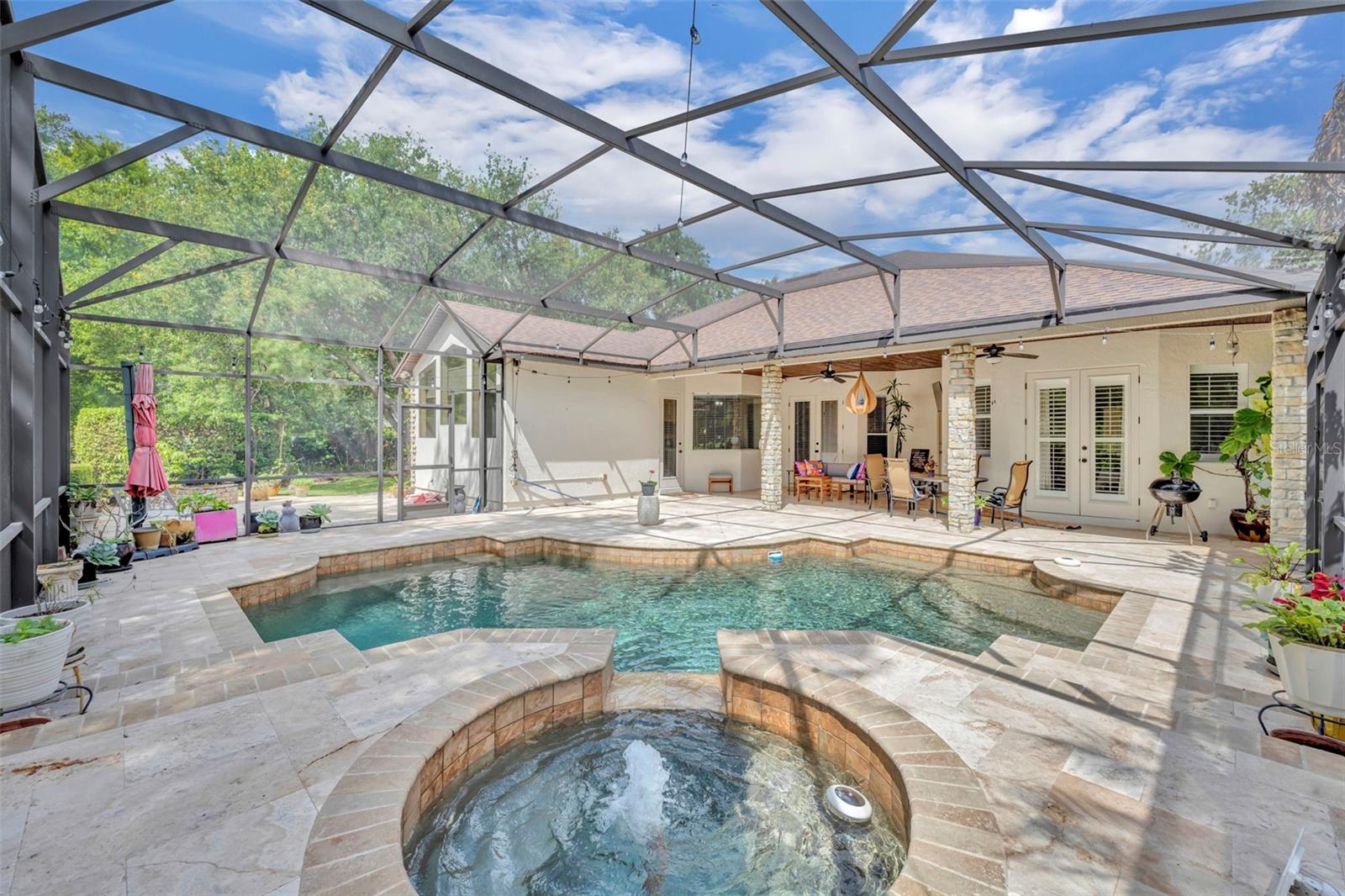 SUNSET LAKES - Residential