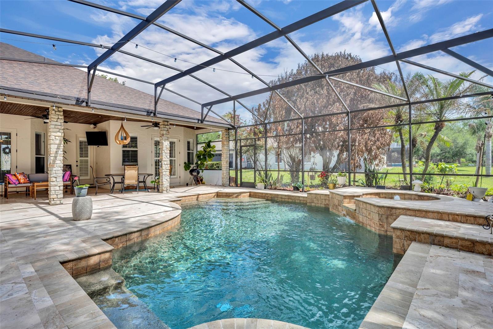 SUNSET LAKES - Residential