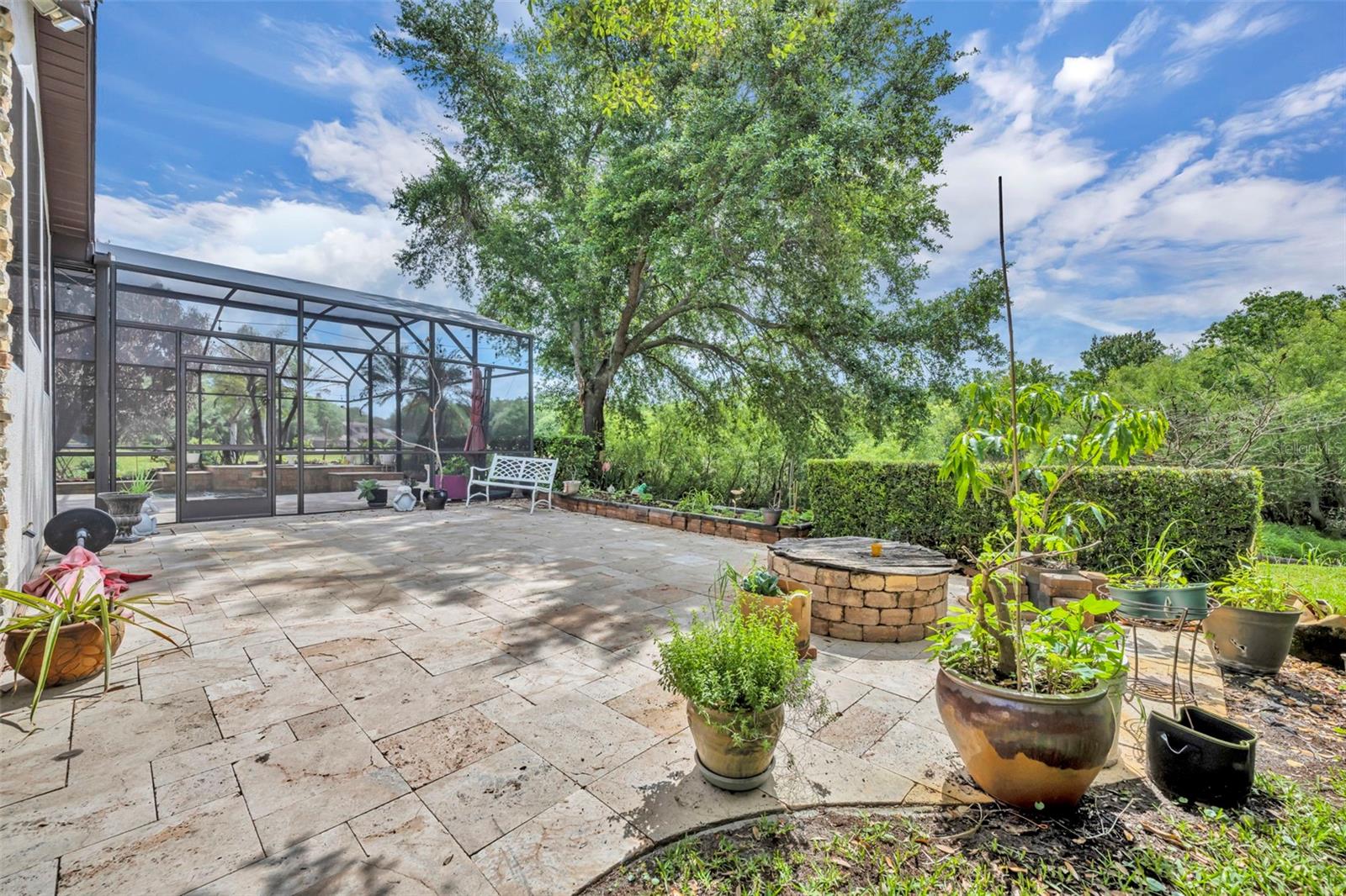 SUNSET LAKES - Residential