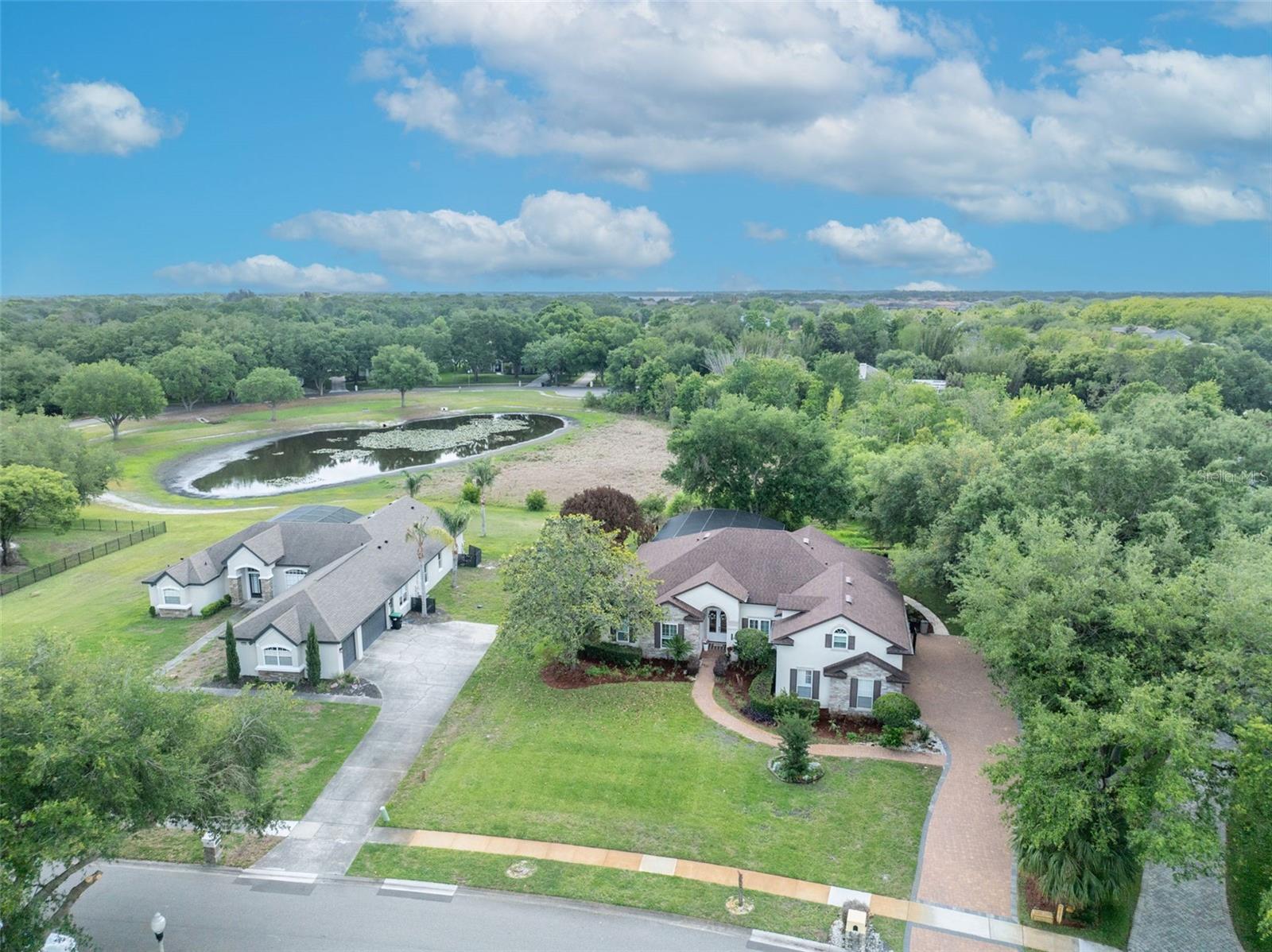 SUNSET LAKES - Residential