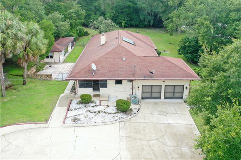 A home in DUNNELLON