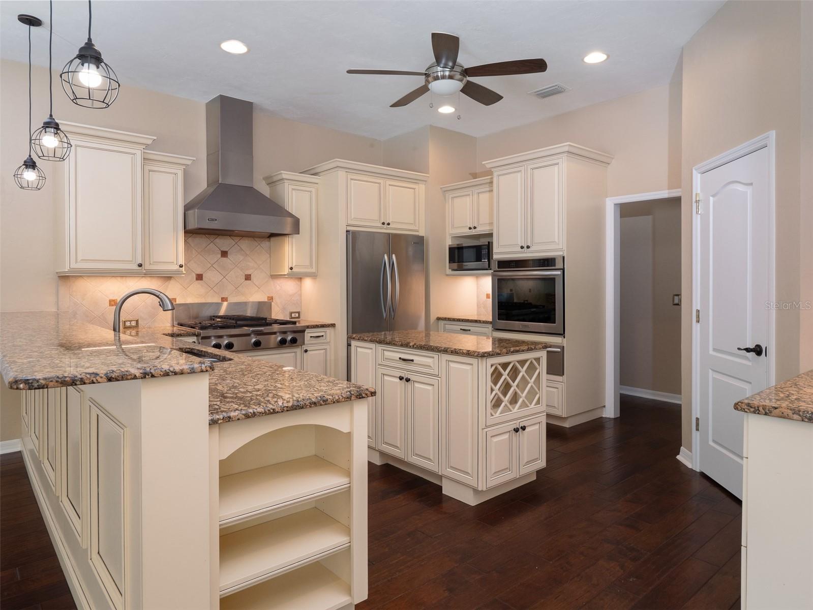 CAMBRIDGE FOREST PH IV - Residential