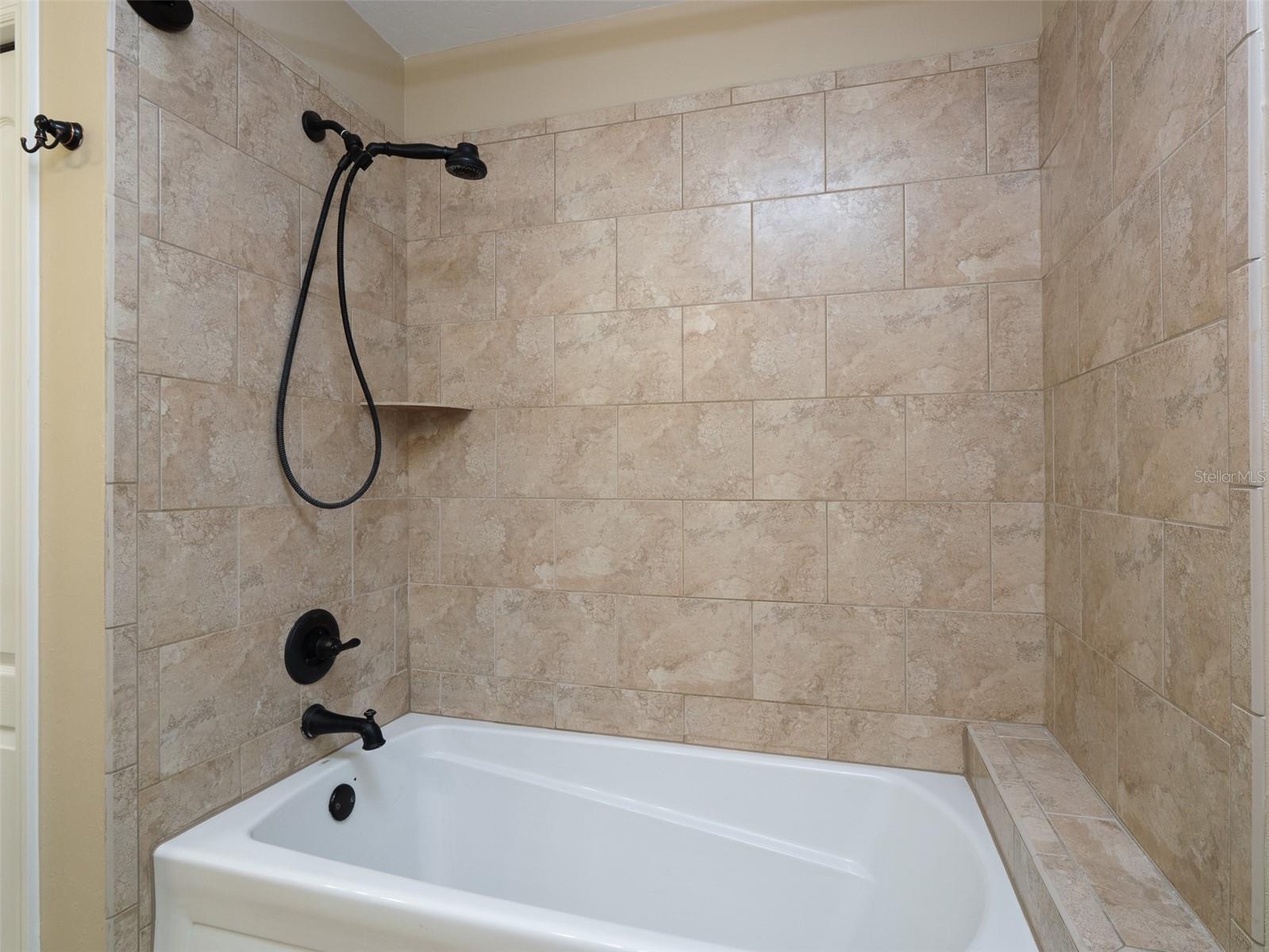 CAMBRIDGE FOREST PH IV - Residential