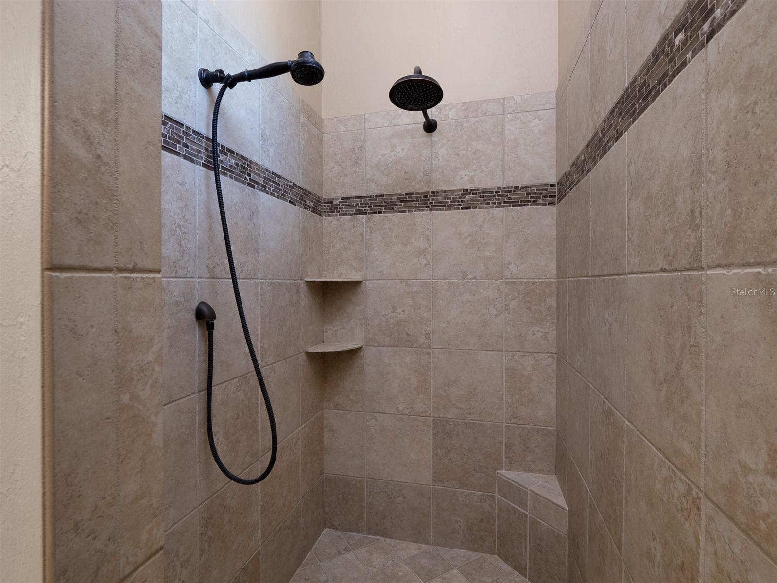 CAMBRIDGE FOREST PH IV - Residential