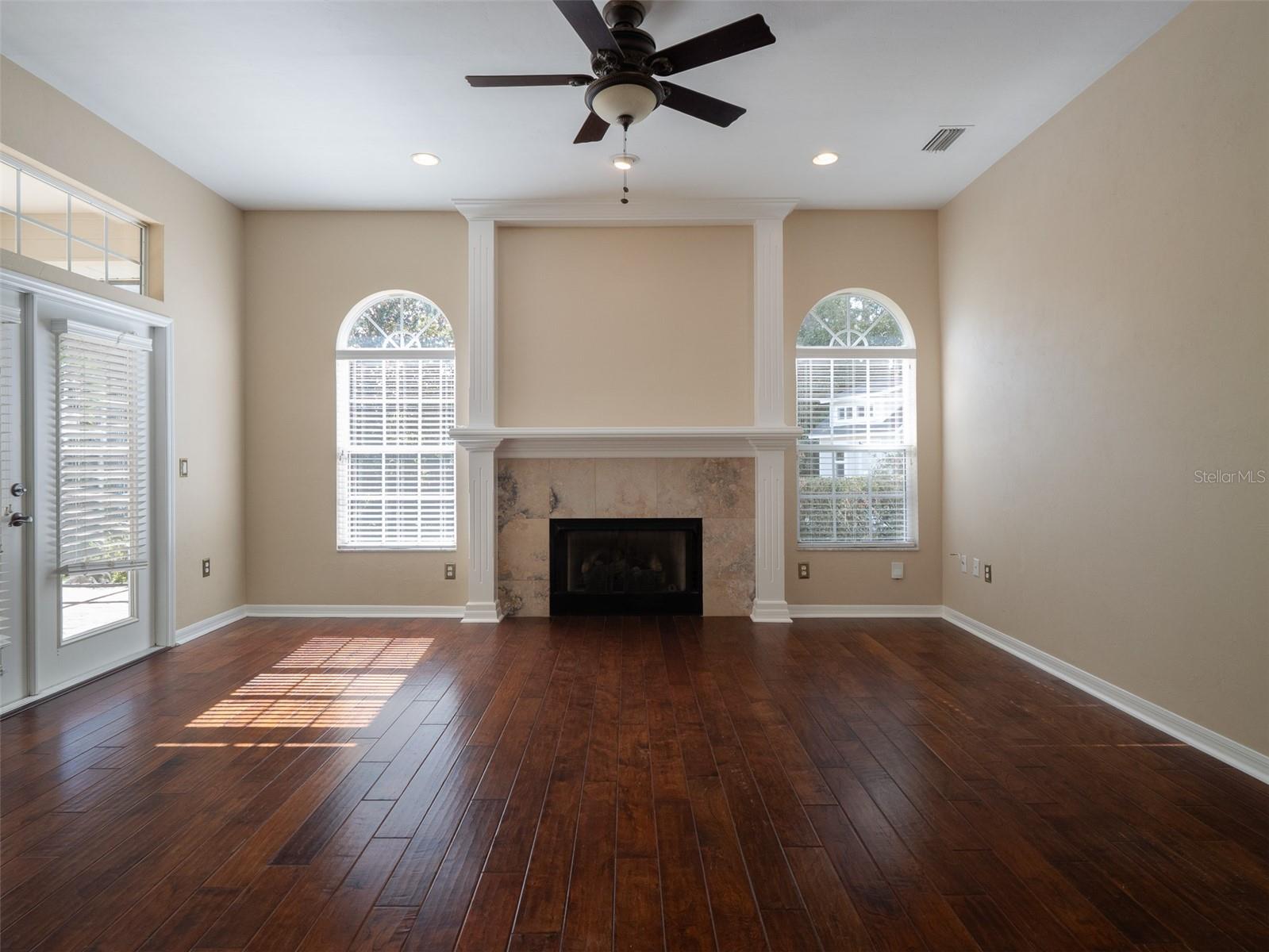 CAMBRIDGE FOREST PH IV - Residential