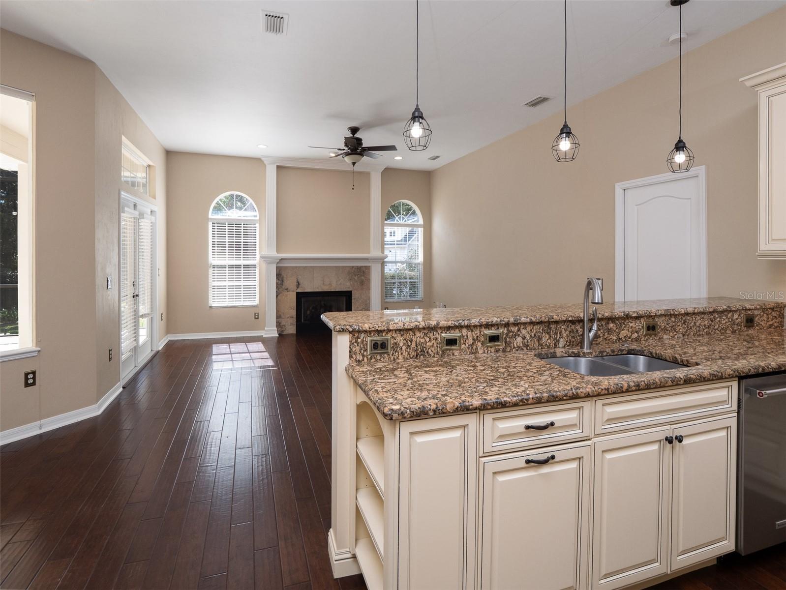 CAMBRIDGE FOREST PH IV - Residential