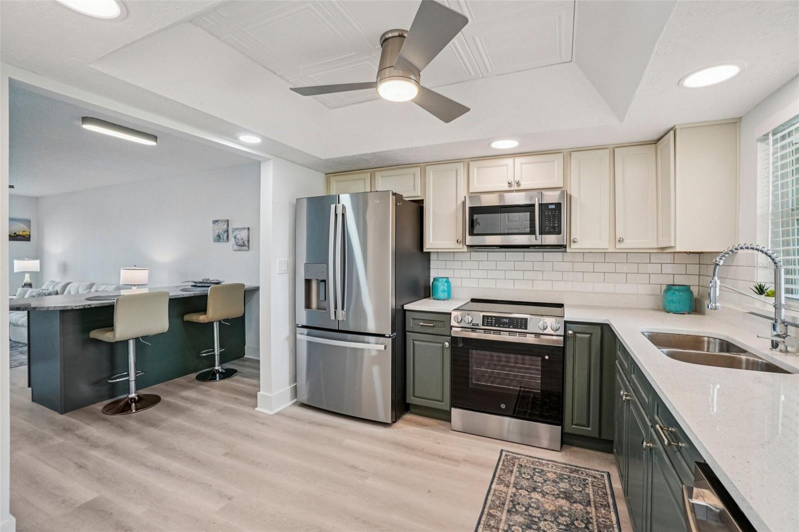 LEXINGTON TOWERS CONDO - Residential