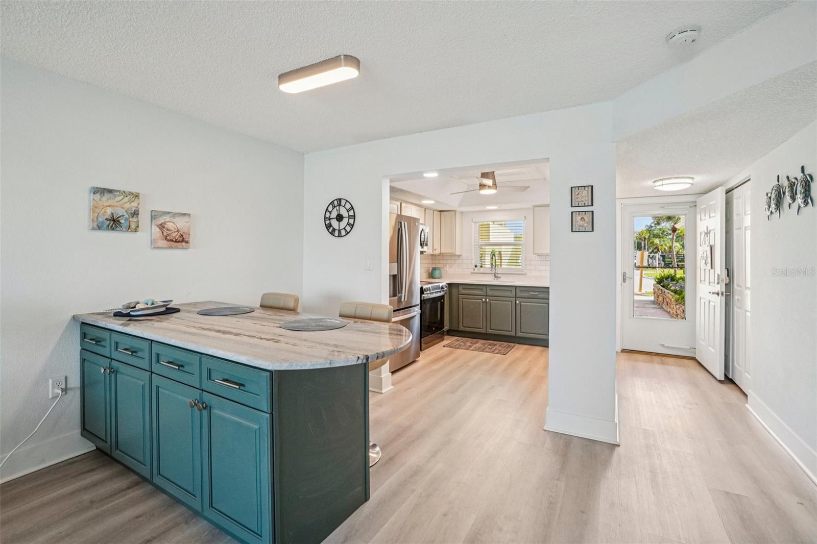 LEXINGTON TOWERS CONDO - Residential