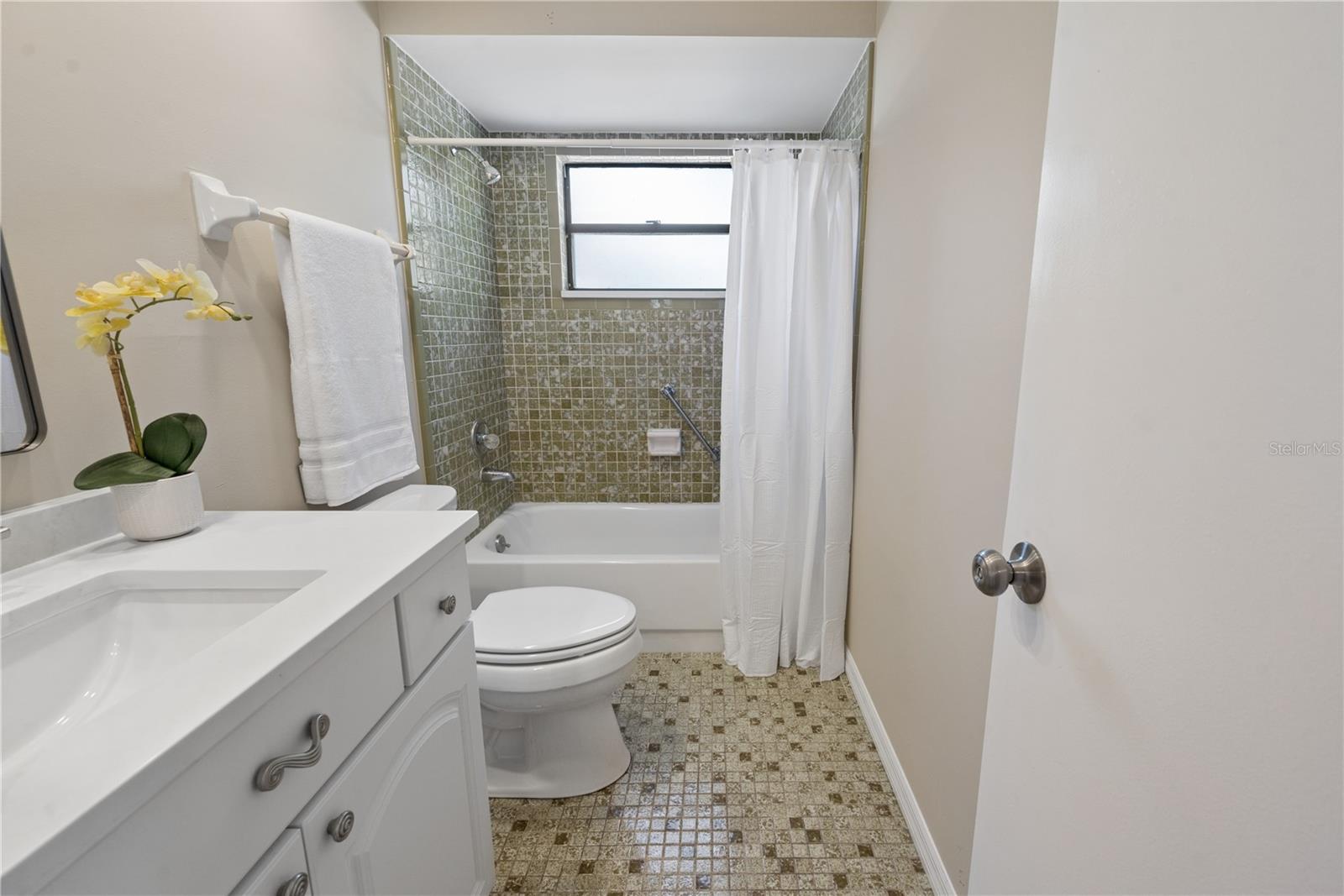 LAKEVIEW HIGHLANDS - Residential