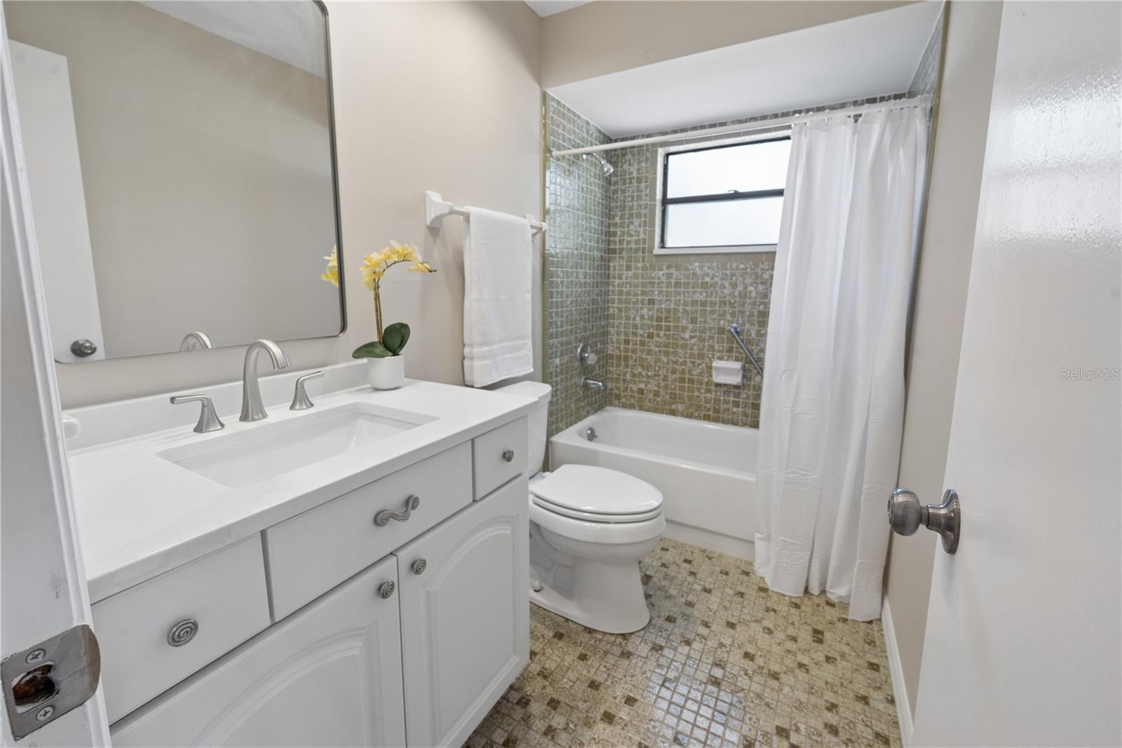 LAKEVIEW HIGHLANDS - Residential