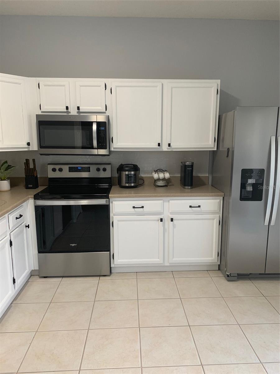 RANDOM OAKS PH 02 UNIT 01 - Residential Lease