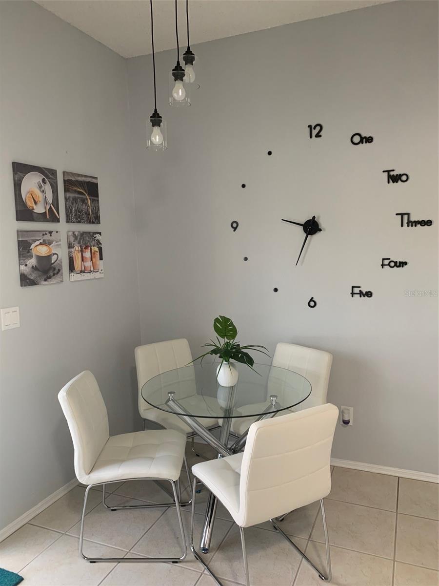 RANDOM OAKS PH 02 UNIT 01 - Residential Lease