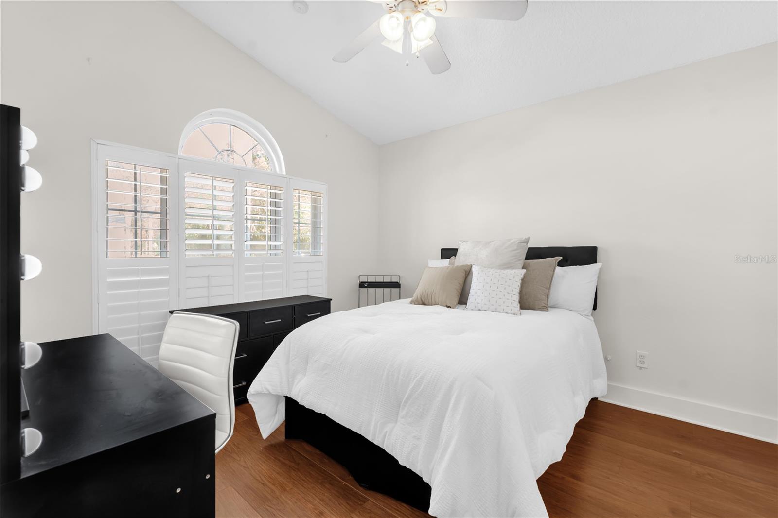 ROYAL OAKS - Residential