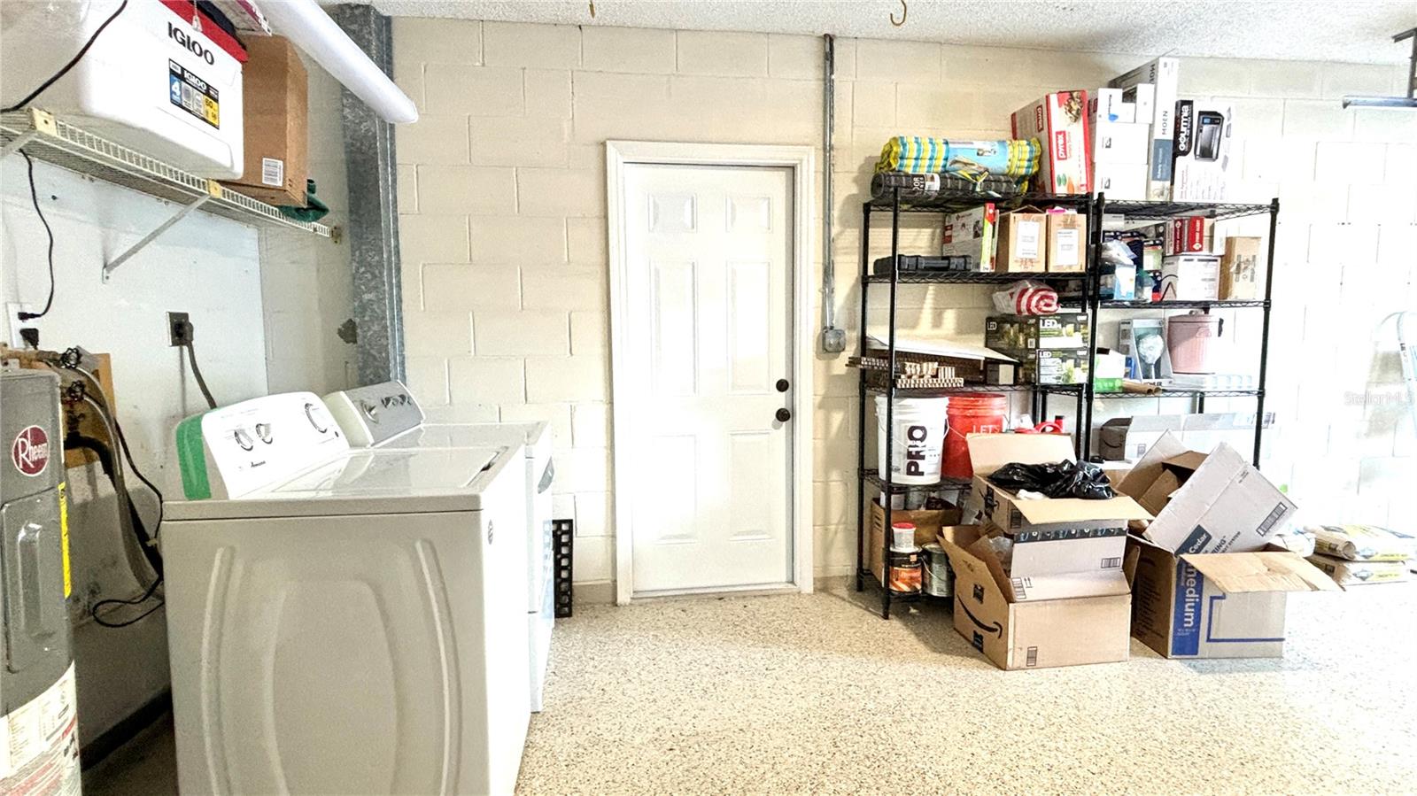 RUSTIC LODGE 2 - Residential Lease