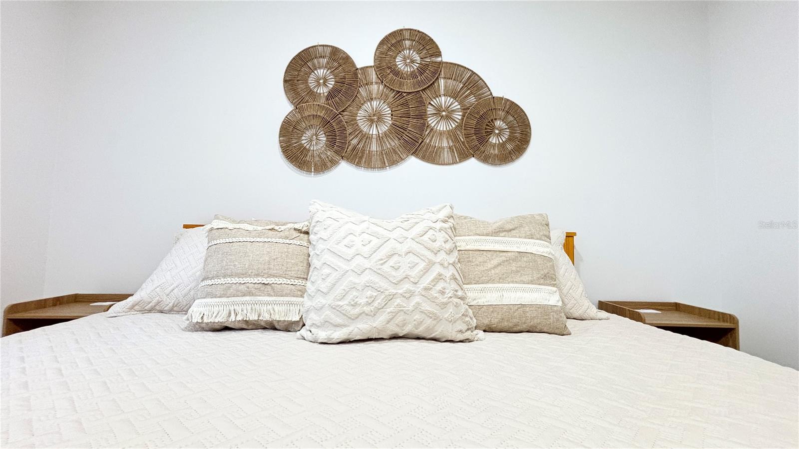 RUSTIC LODGE 2 - Residential Lease