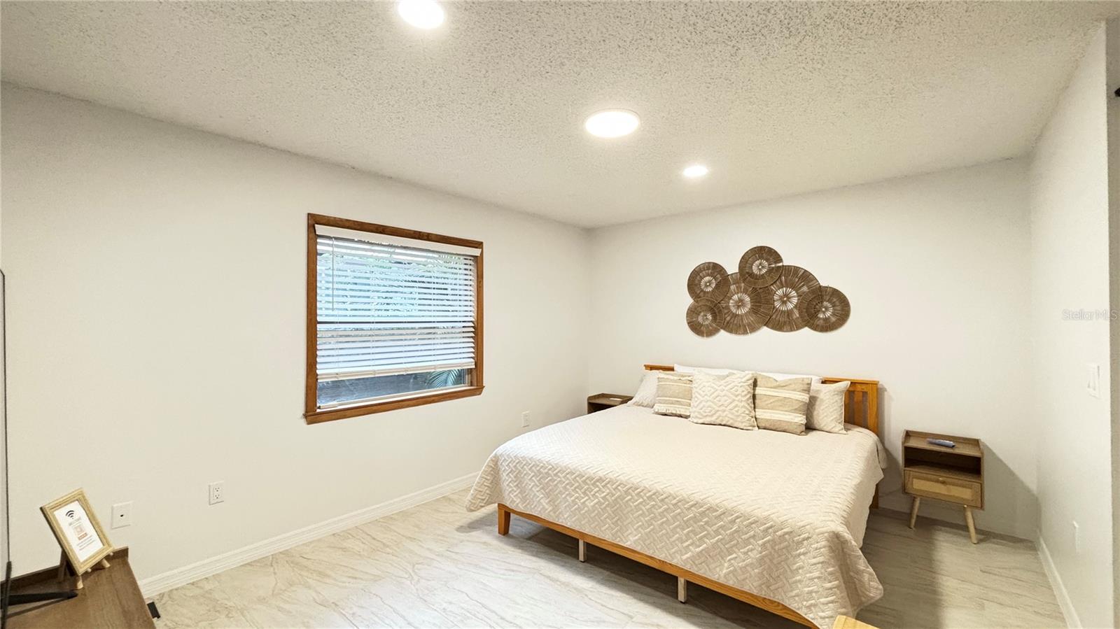 RUSTIC LODGE 2 - Residential Lease