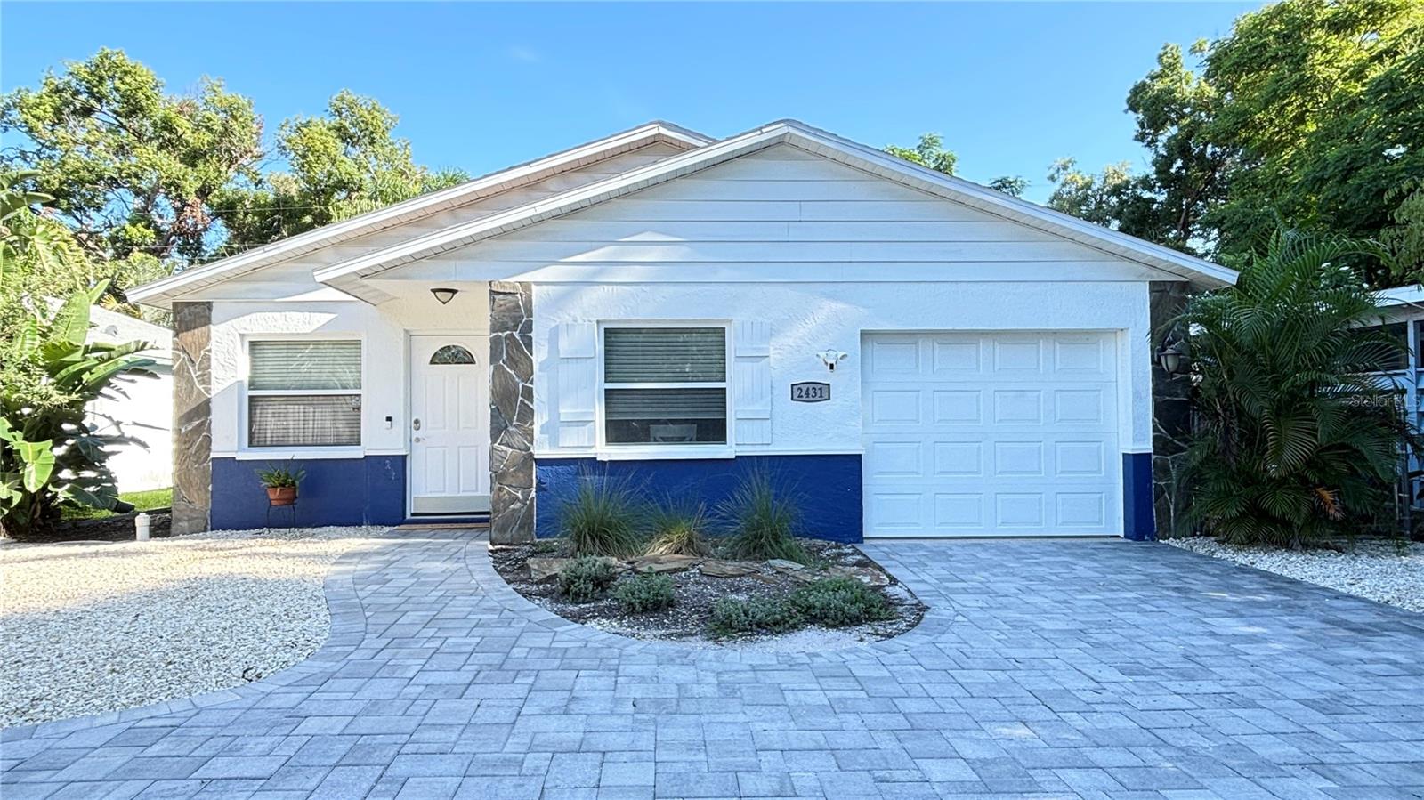 Currently available for occupancy.march 2025 House sustained no damage from hurricanes. If you're looking for a family friendly, modern and spacious open floor plan where the kitchen
opens to the living and dining area allowing your loved ones to unwind and spread out then look
no further. Location convenient access to Sarasota's best beaches including
the #1 rated Siesta Key beach, Lido Beach and downtown Sarasota all nestled in the heart of a highly
desirable Arlington Park neighborhood. Updated and furnished in 2024 3 bedrooms
and 2 baths.
Rates are based on season and length of stay. Contact agent for details on availability and rates.