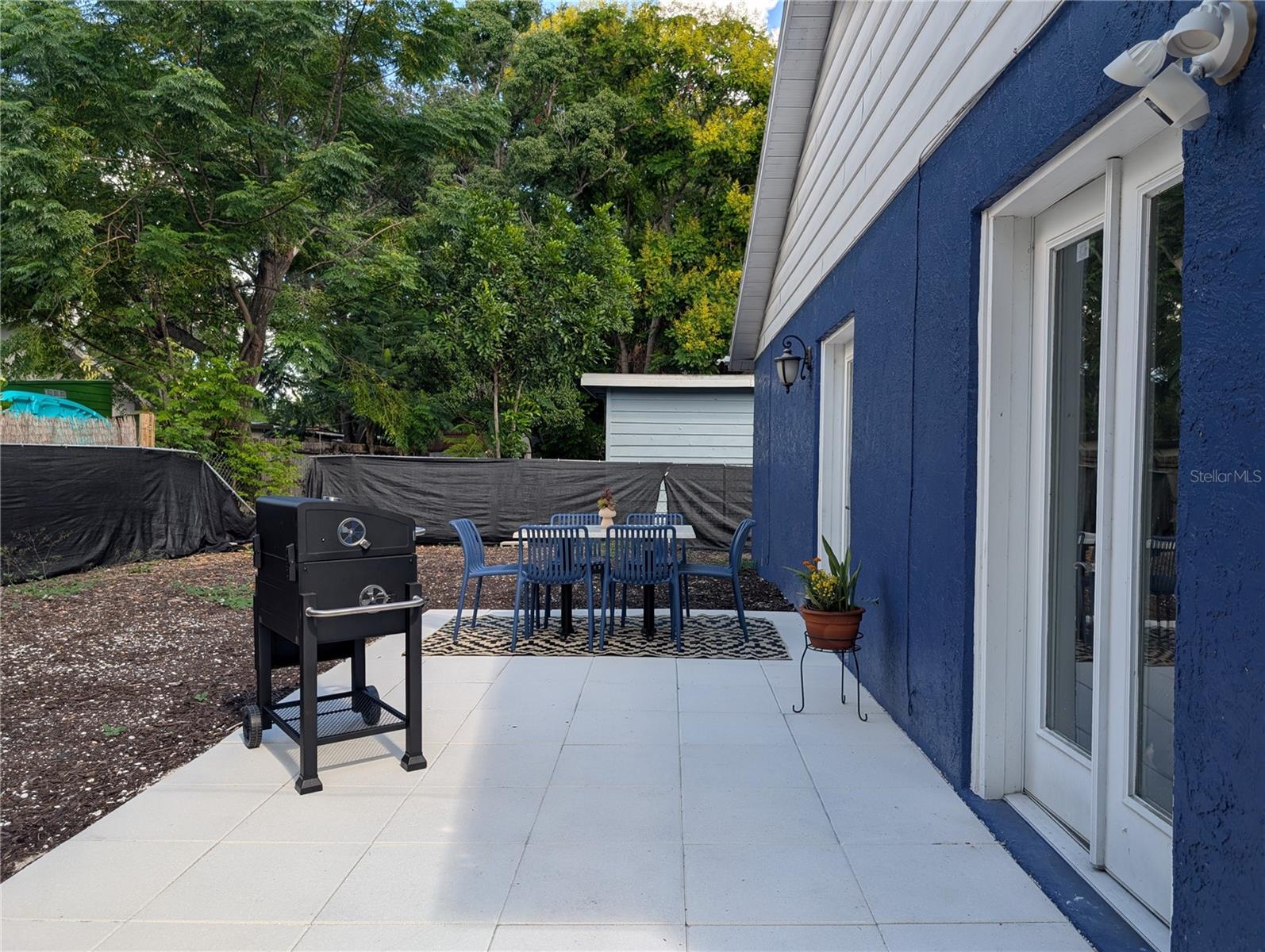 RUSTIC LODGE 2 - Residential Lease