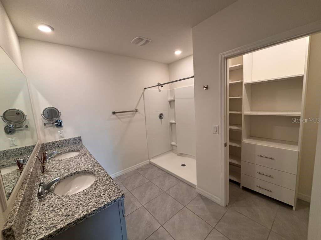 ESTATES/WESTERLY - Residential