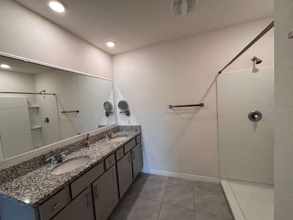 ESTATES/WESTERLY - Residential