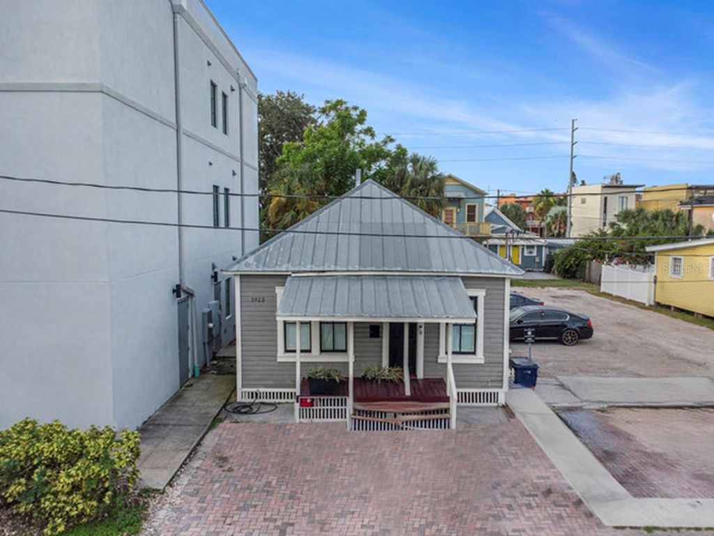 Photo of 1923 E 6th Avenue, Tampa, FL 33605 (MLS # TB8432721)